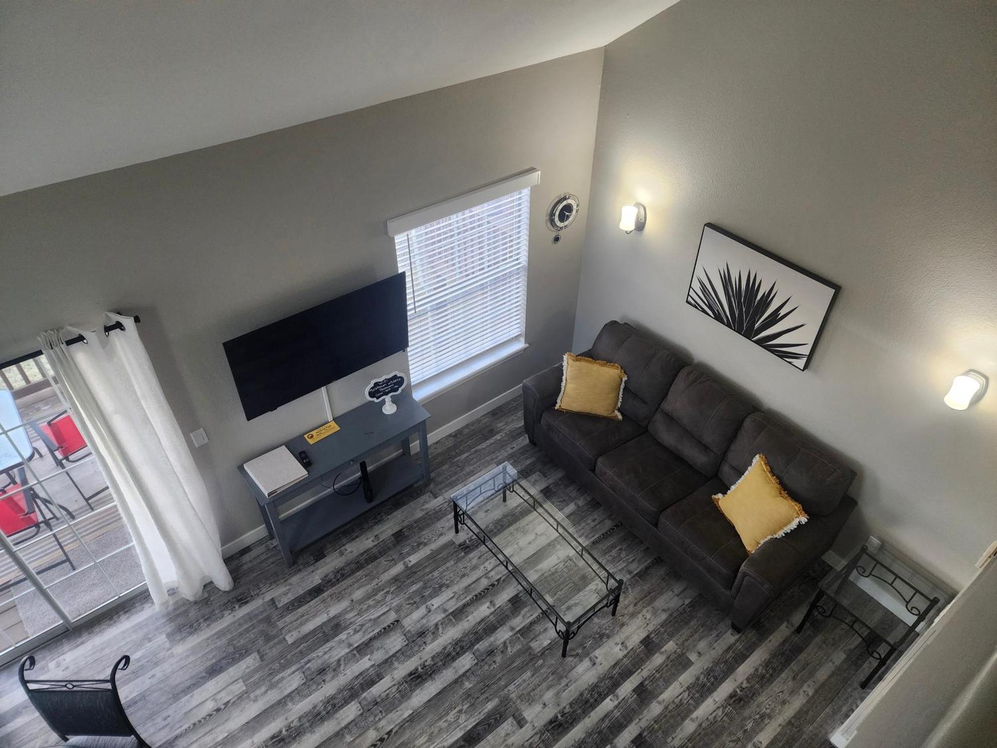 2br Cozy - Centrally Located - Free Tickets Included - Fc 53-5