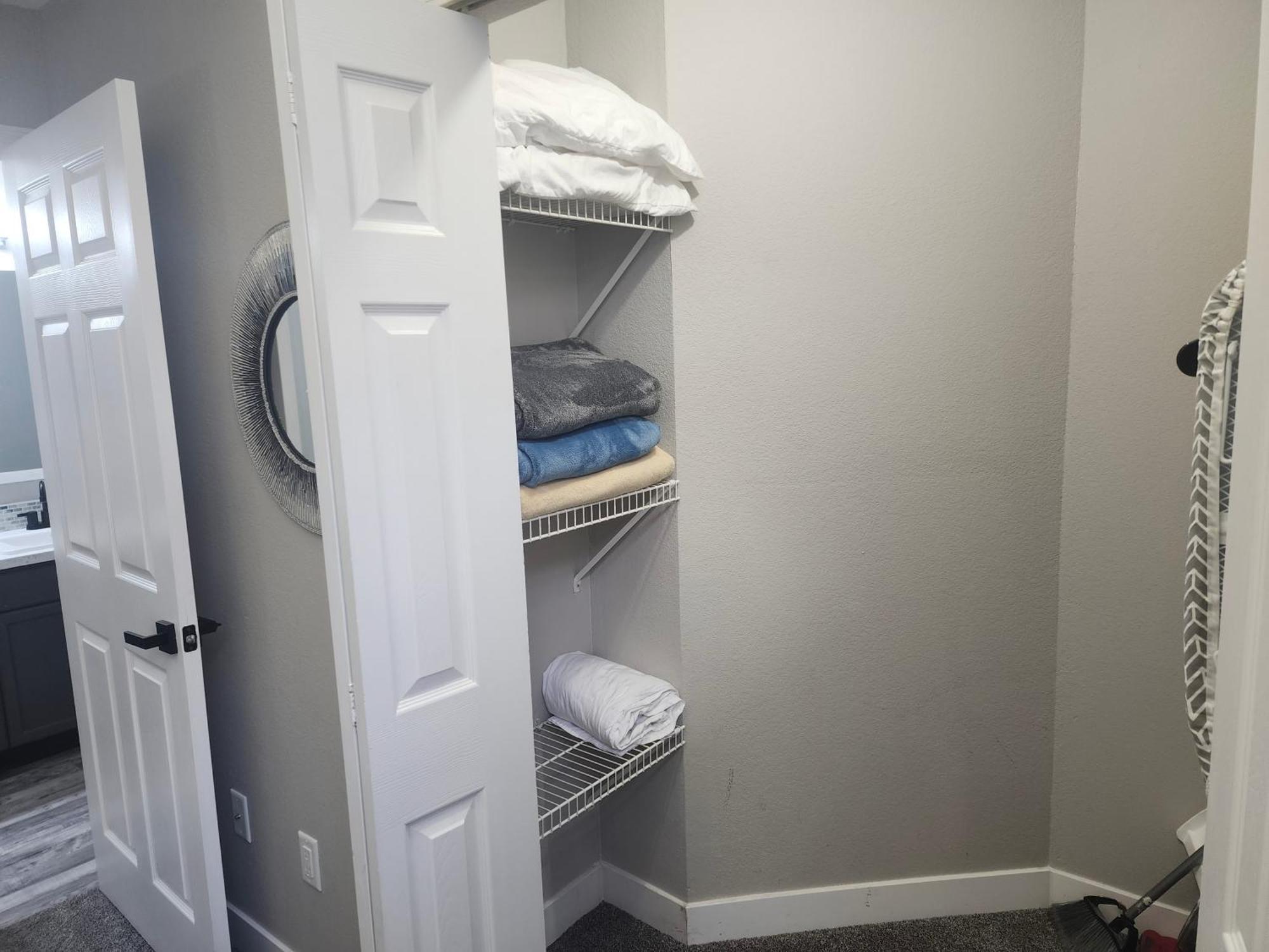 Apartment 2br Cozy - Centrally Located - Free Tickets Included - Fc 53-5