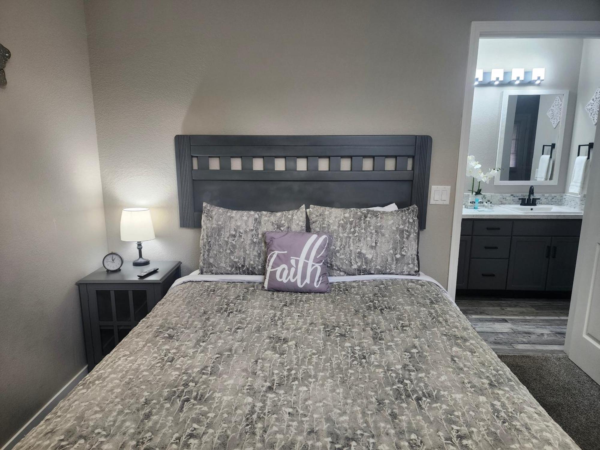 2br Cozy - Centrally Located - Free Tickets Included - Fc 53-5