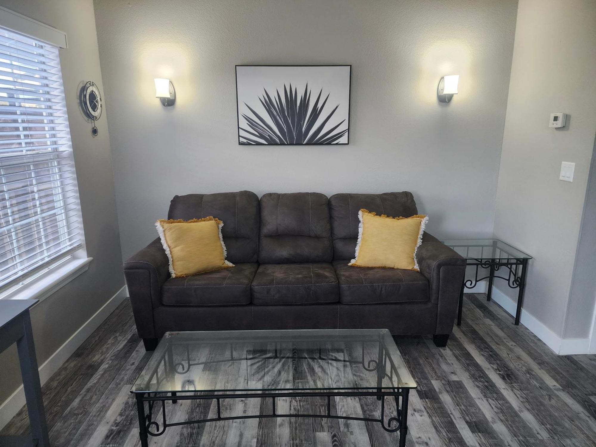 2br Cozy - Centrally Located - Free Tickets Included - Fc 53-5 *