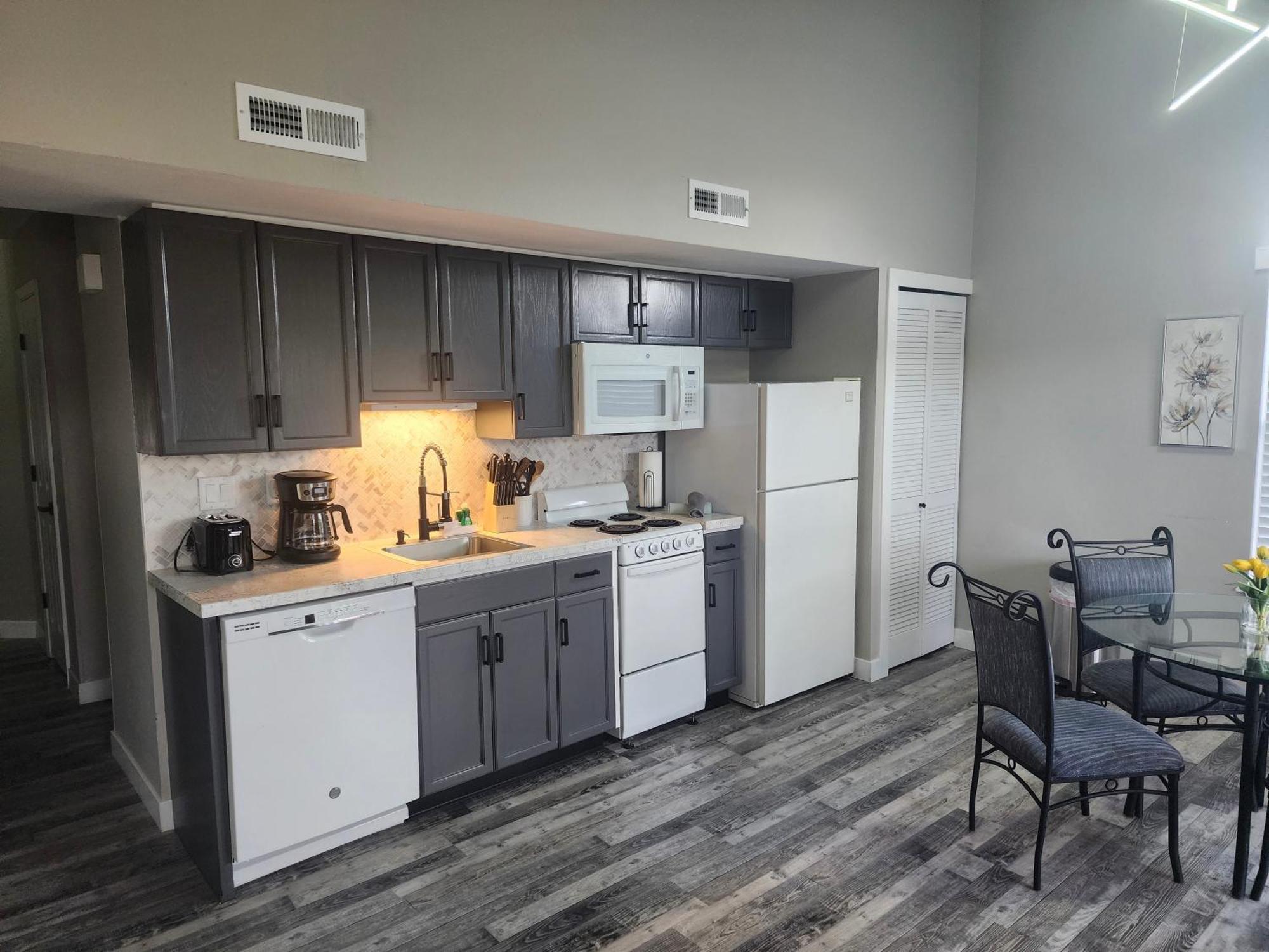 2br Cozy - Centrally Located - Free Tickets Included - Fc 53-5
