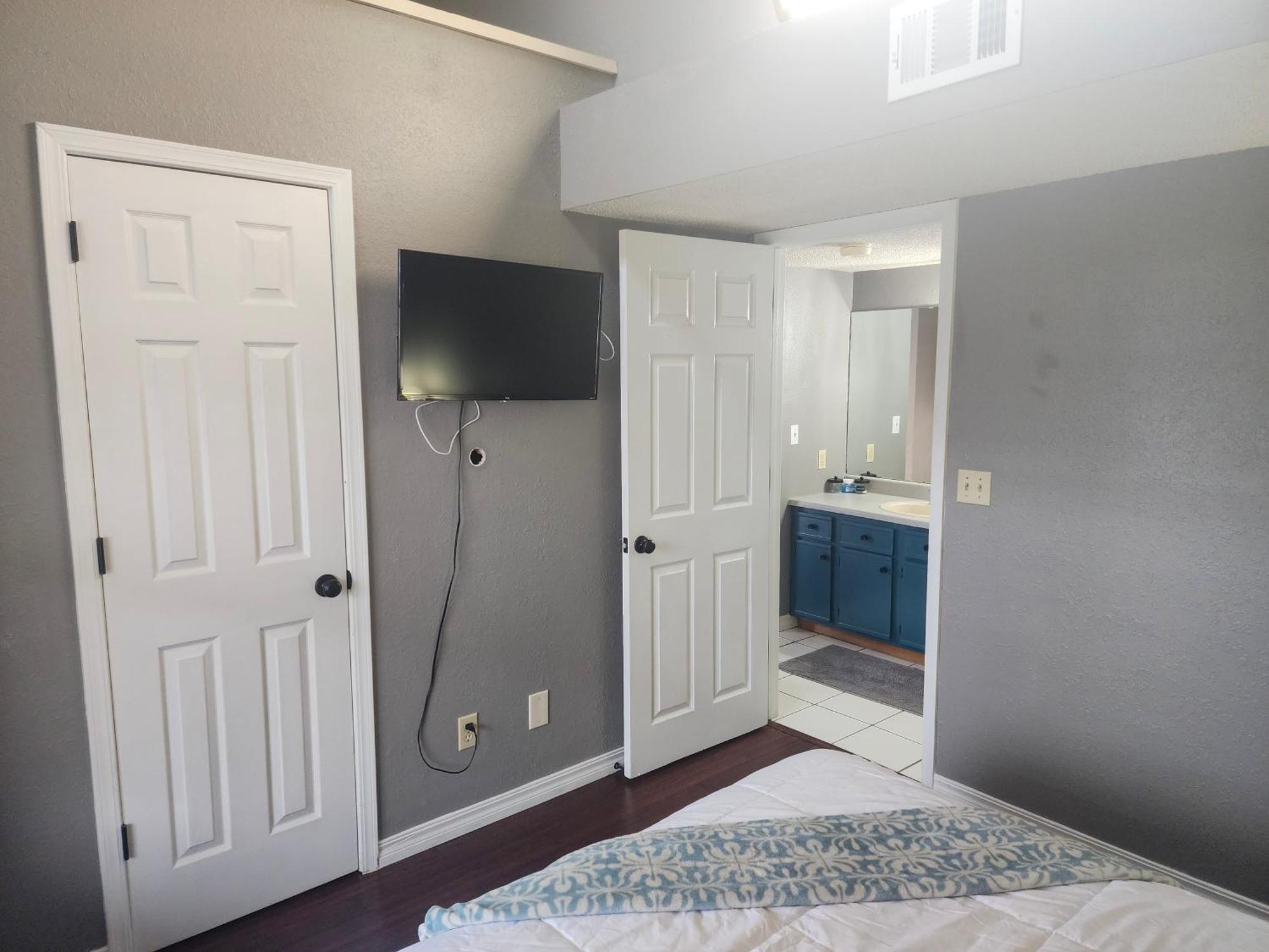 2br Cozy - Centrally Located - Stairs Required - Free Tickets Included - Fc1-5 Apartment *