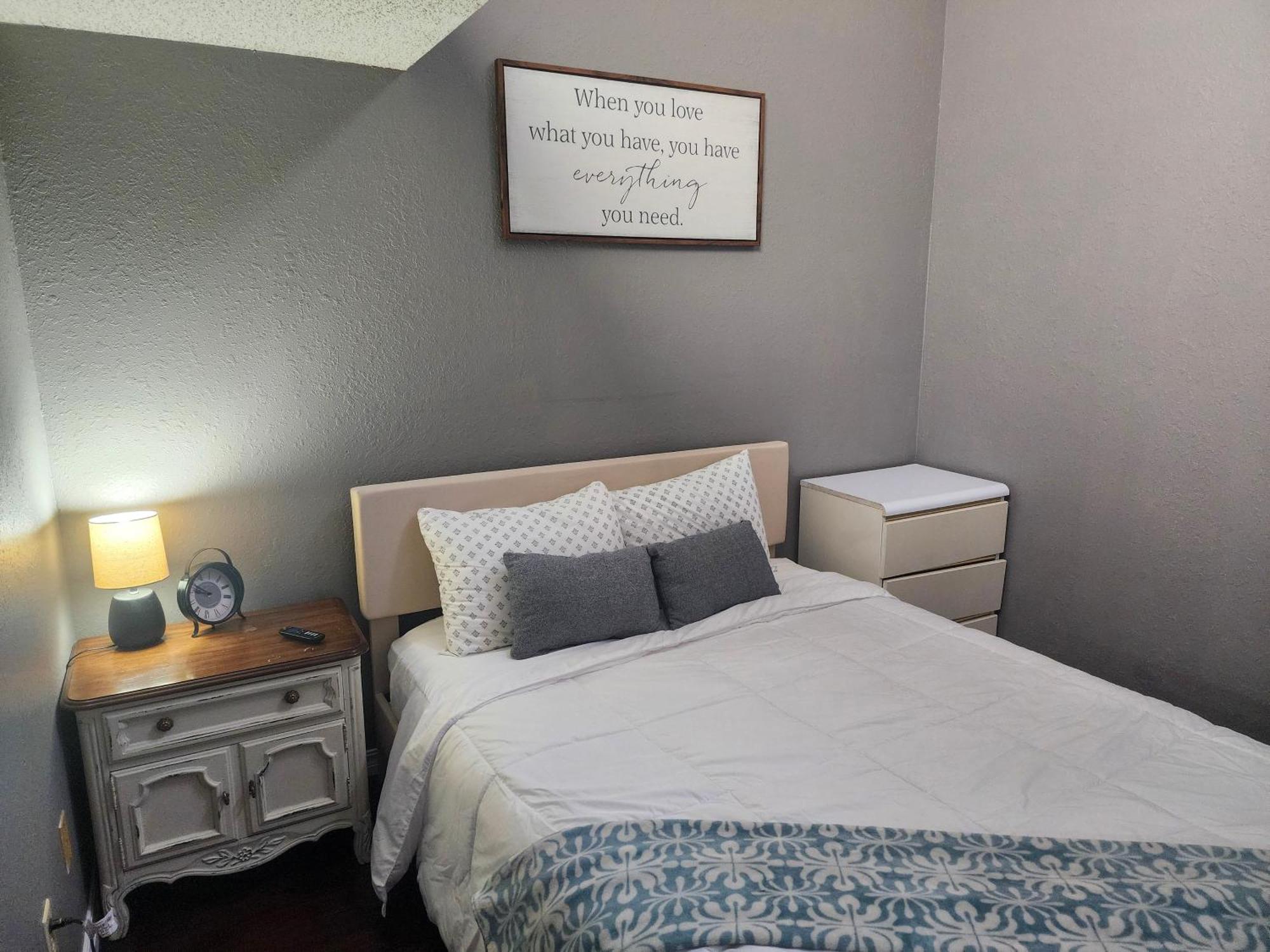 2br Cozy - Centrally Located - Stairs Required - Free Tickets Included - Fc1-5