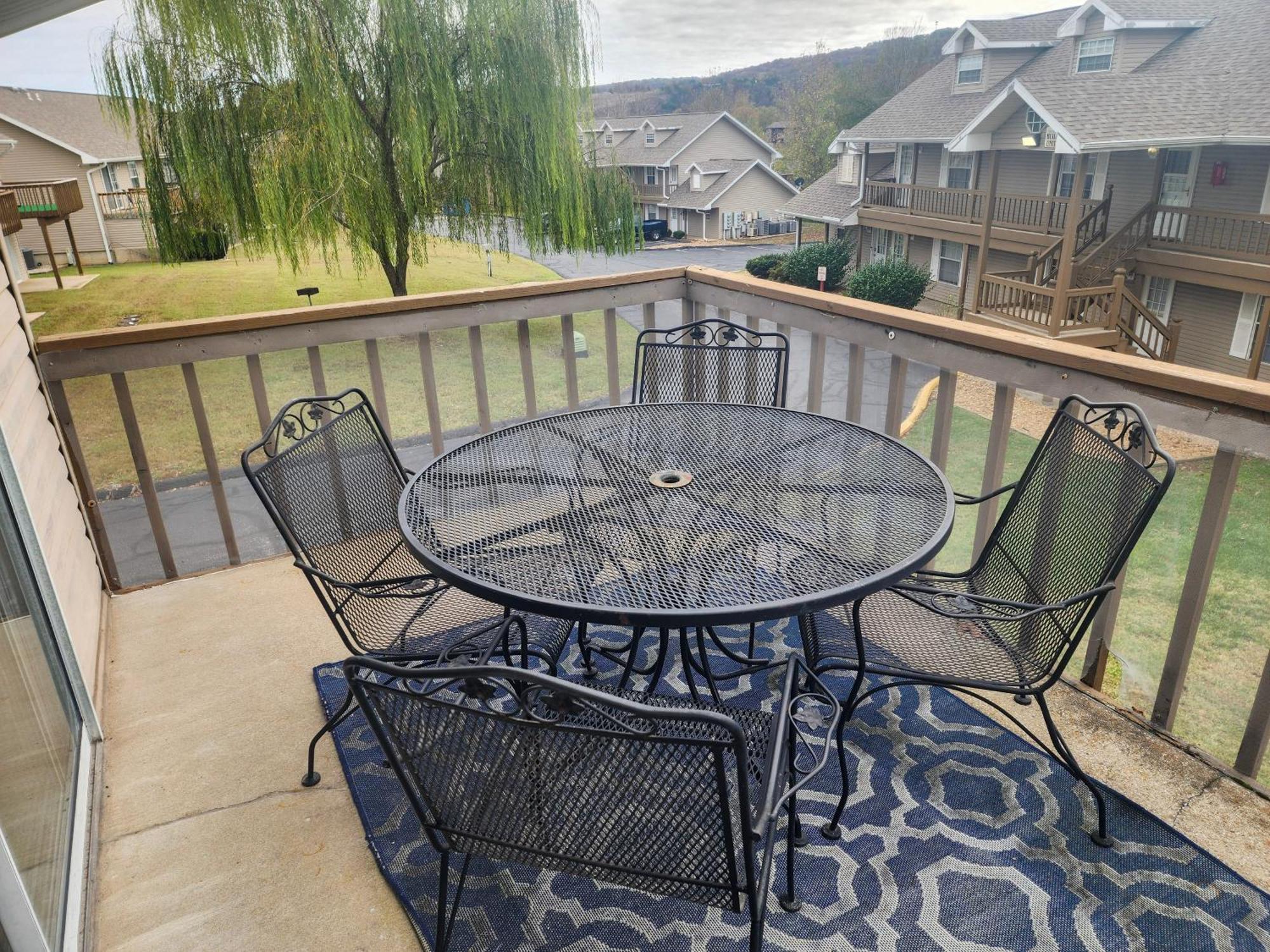 2br Cozy - Centrally Located - Stairs Required - Free Tickets Included - Fc1-5 Apartment *
