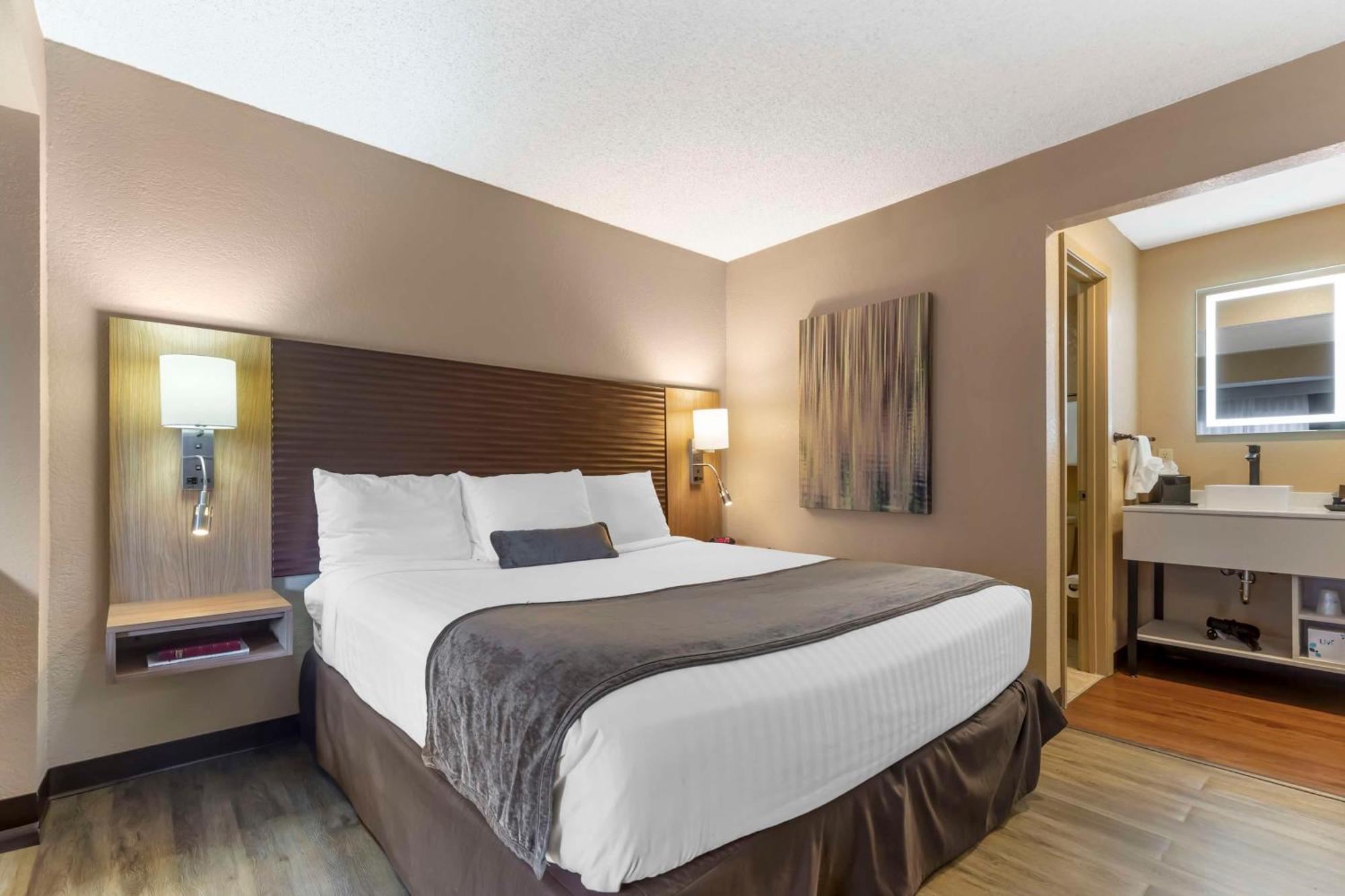 Hotel Western Landing View &