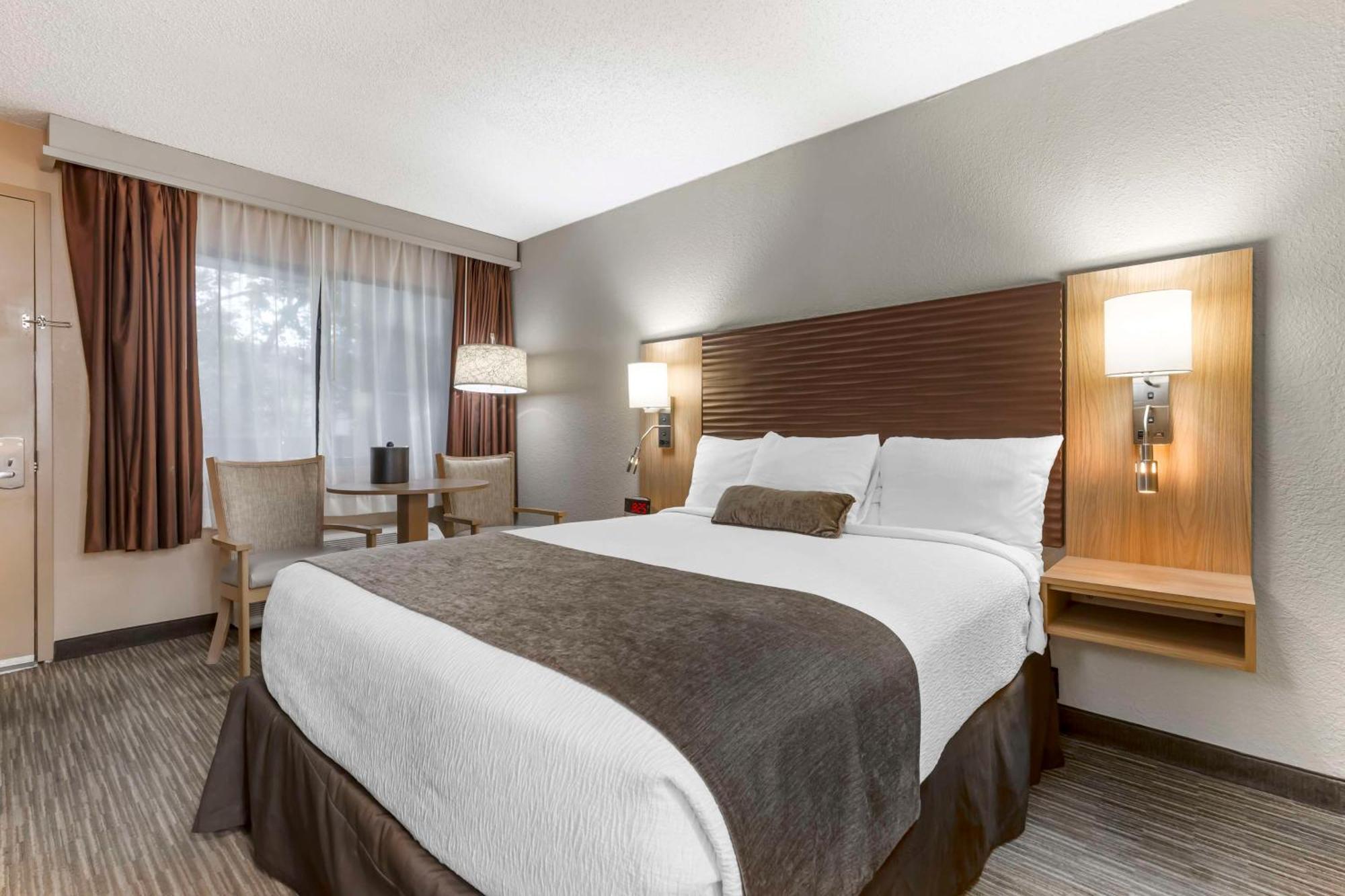 Western Landing View & Hotel 3*