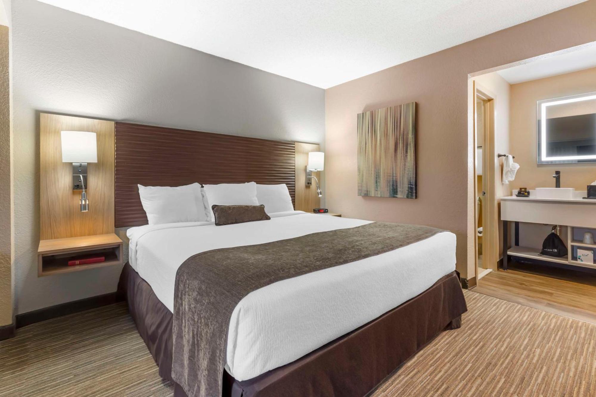 Western Landing View & 3* Branson