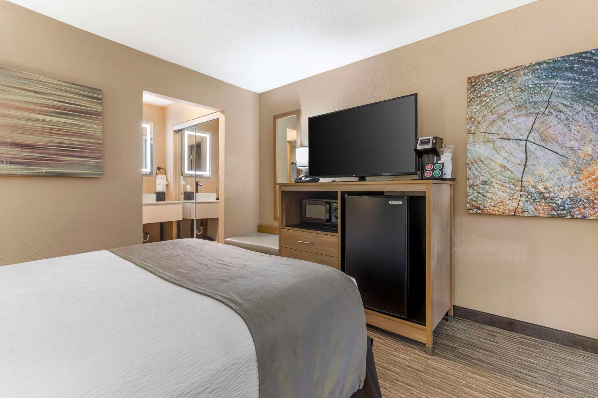 Hotel Western Landing View &
