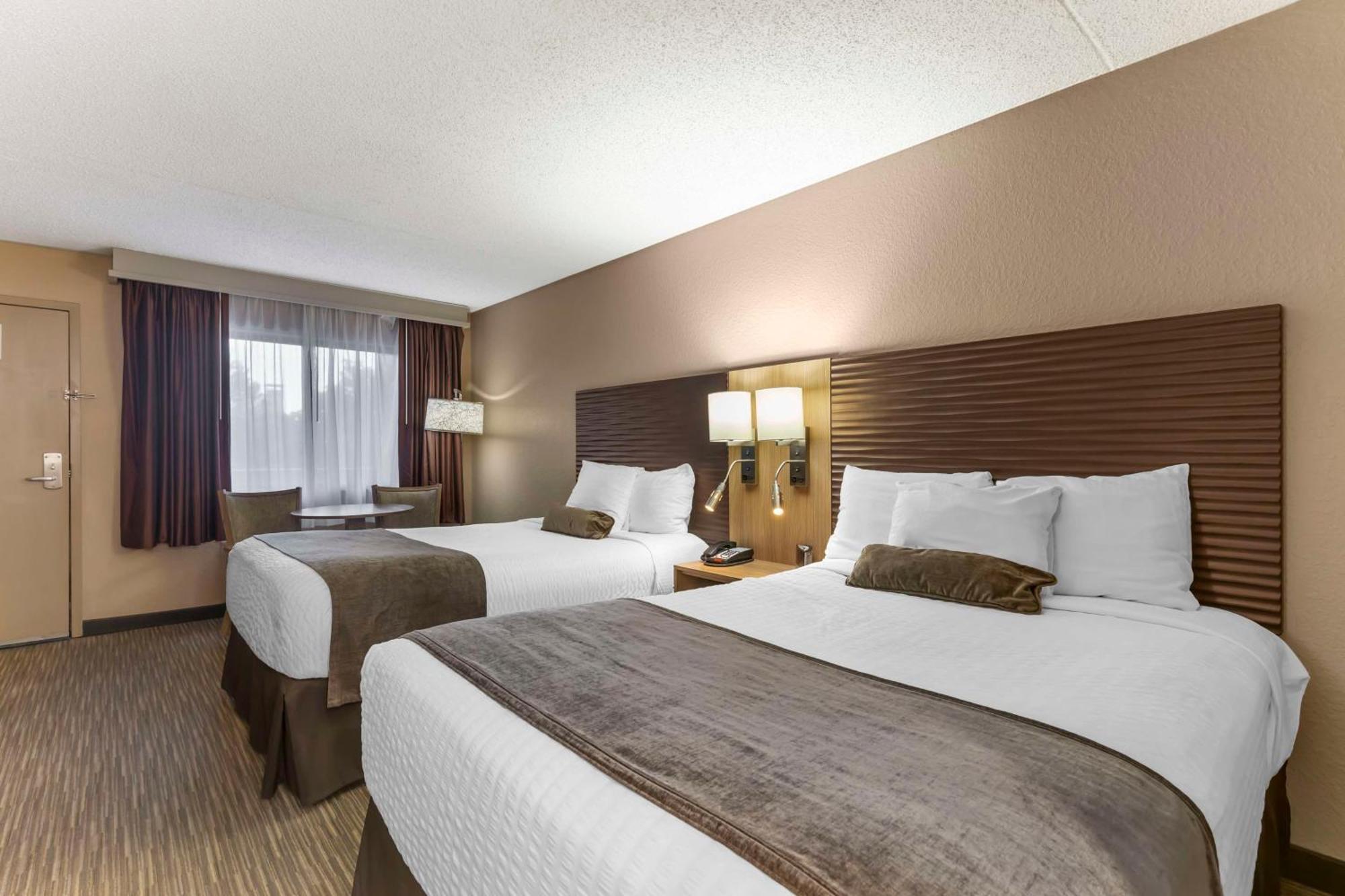 Western Landing View & 3* Branson