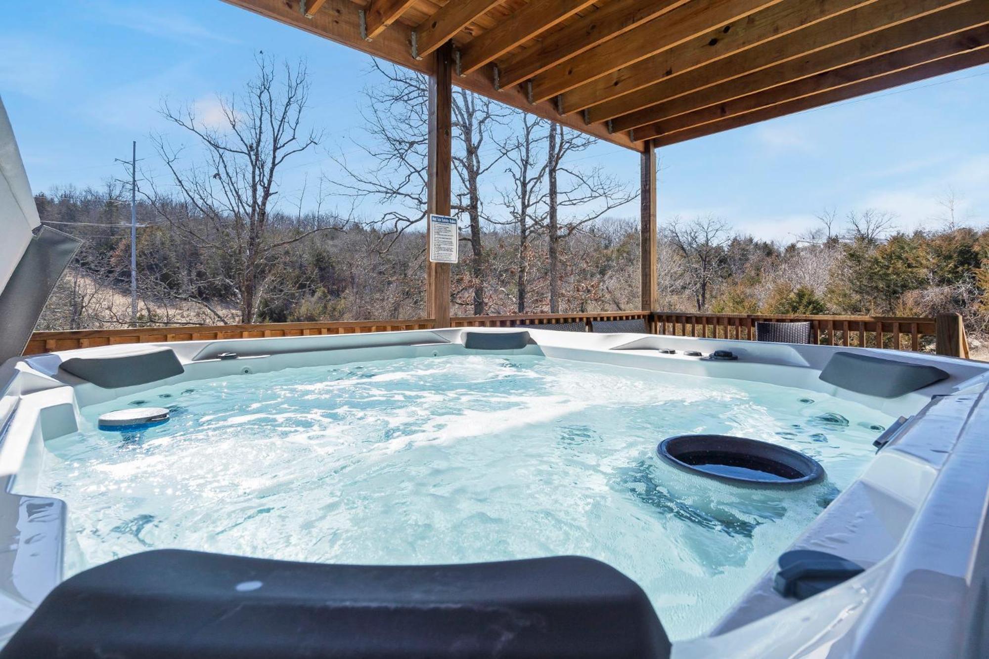 Billiards, Arcades, Peaceful Oasis, 400 Of Daily Attraction Tickets! Branson