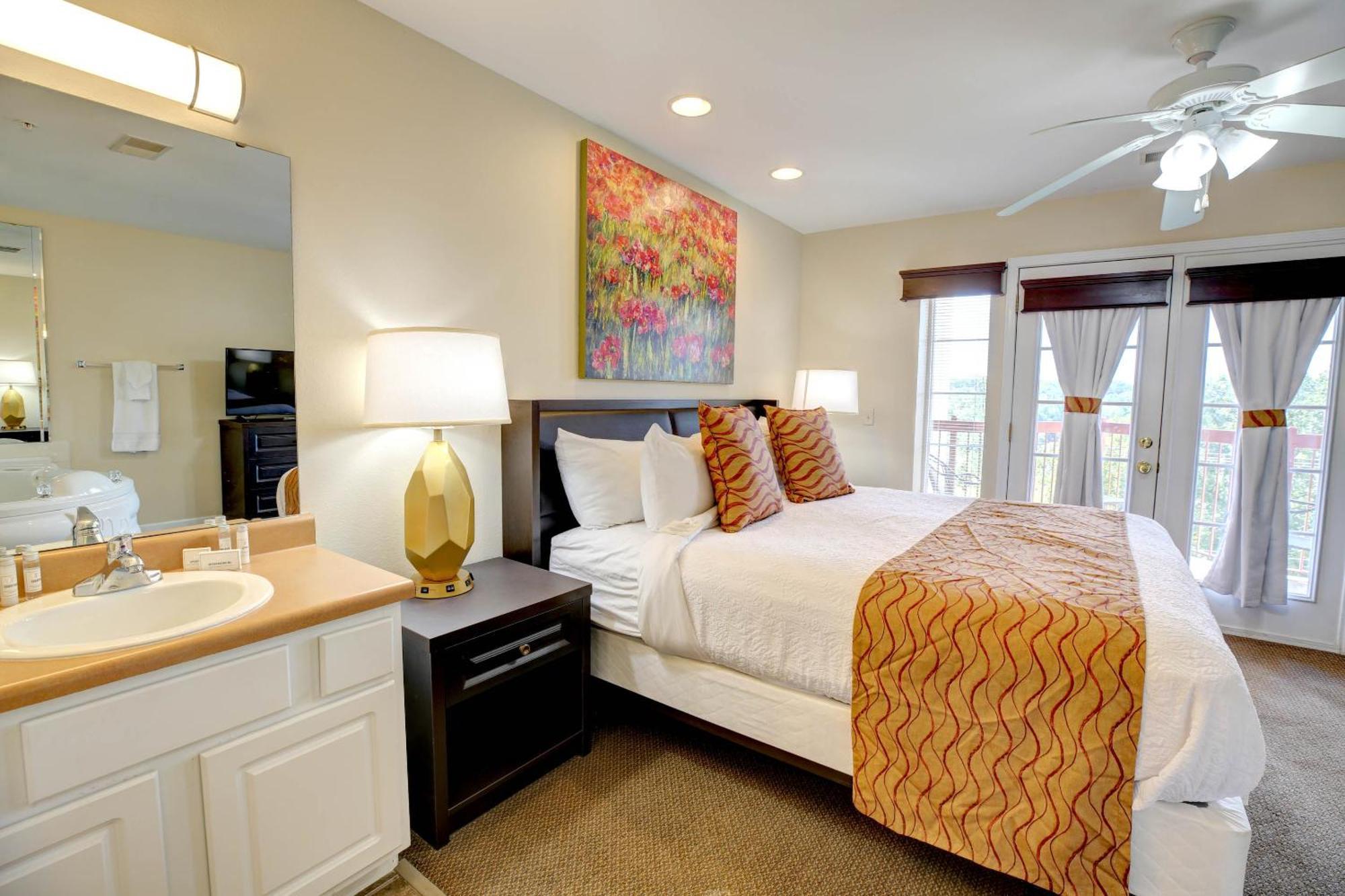 Grand Crowne