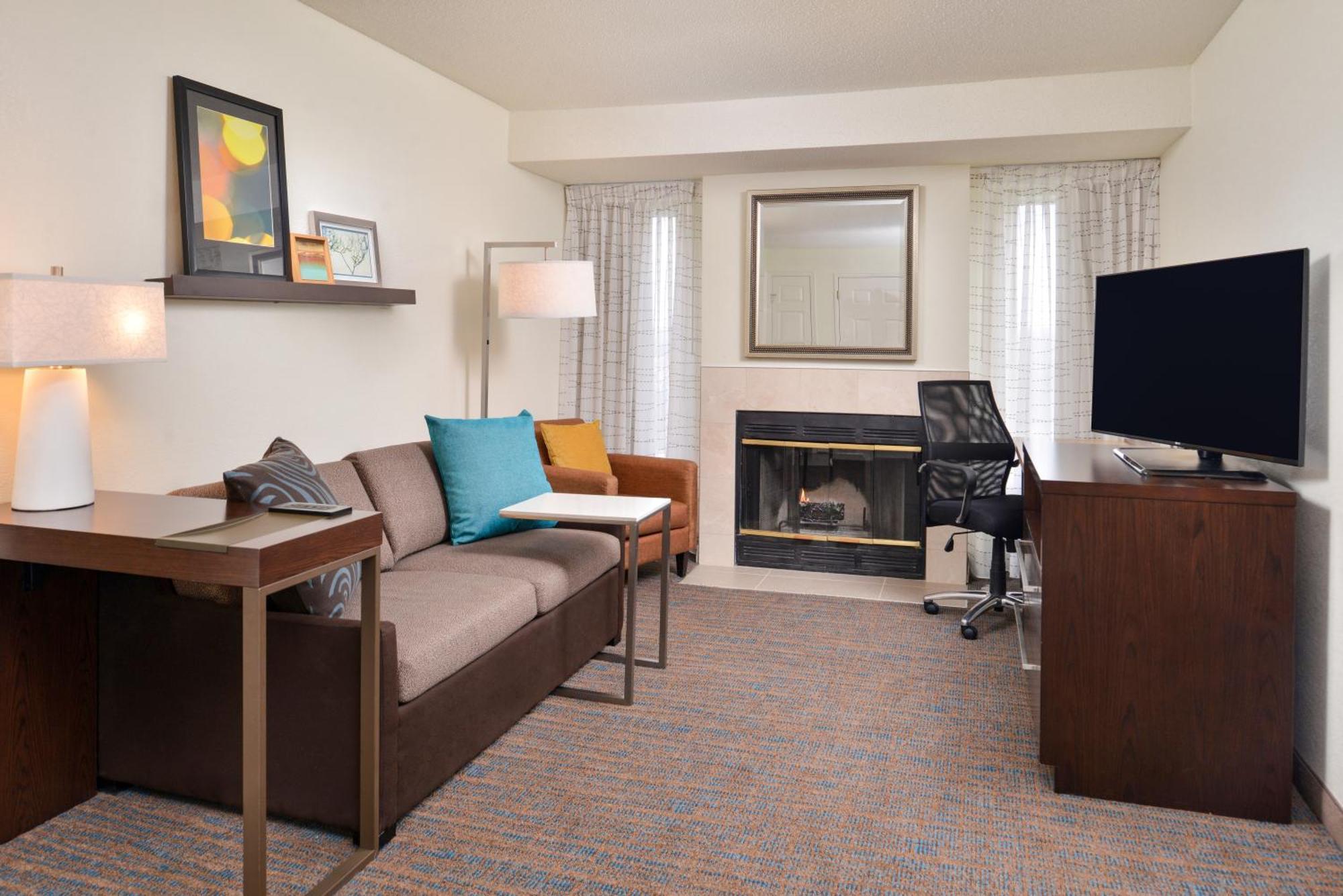 Hotel By Marriott