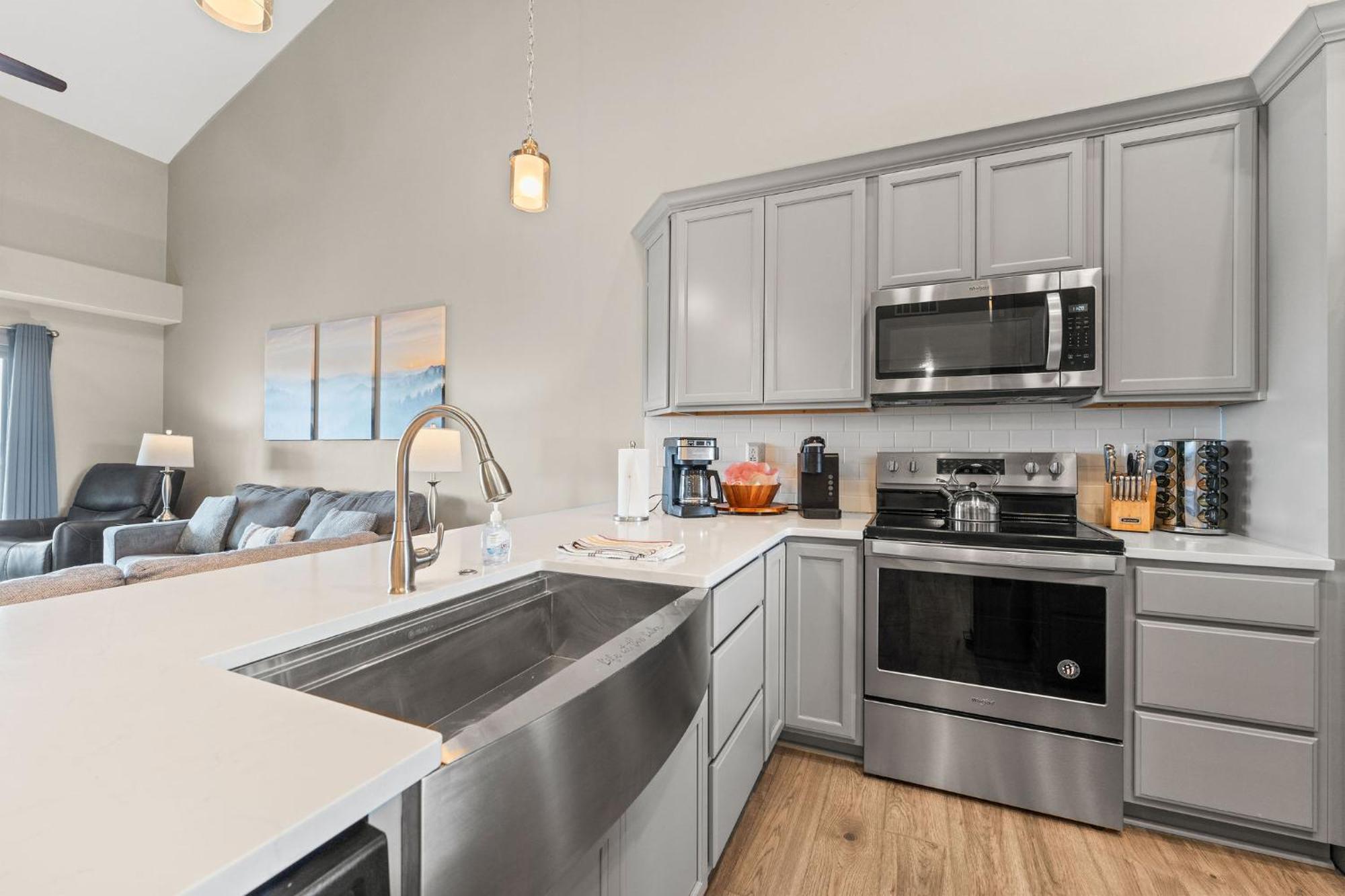 Majestic Gentle Breeze Apartment *