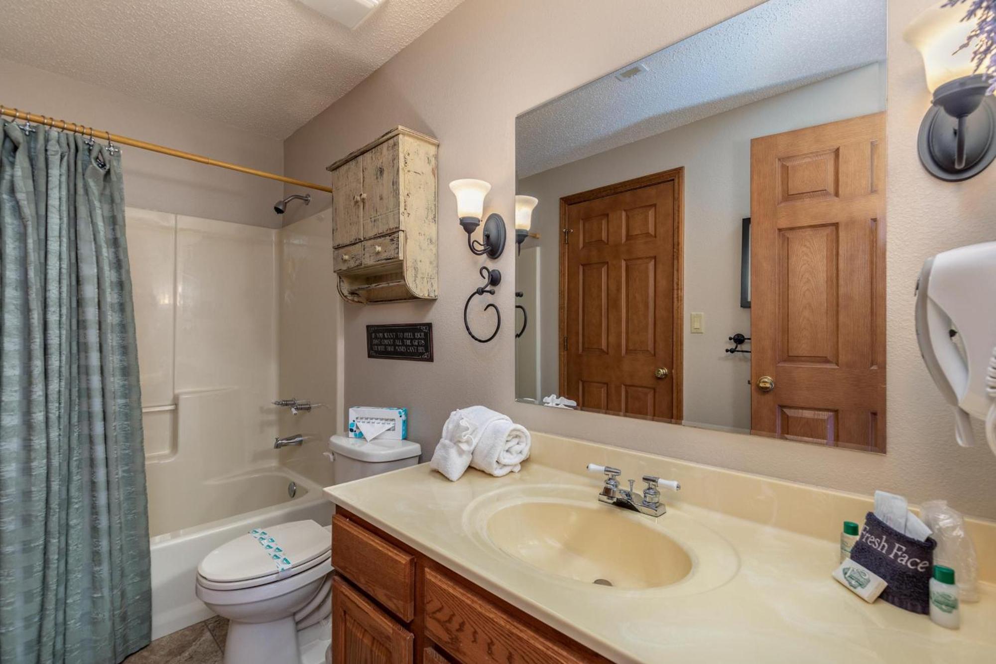 Holiday home 2br Village At Indian Point 1005 Near Sdc-free Tickets Daily Up To $500 Value Branson