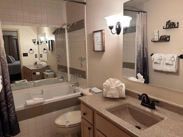 2br Village At Indian Point 705 Near Sdc-free Tickets Daily Up To $500 Value Holiday home Branson