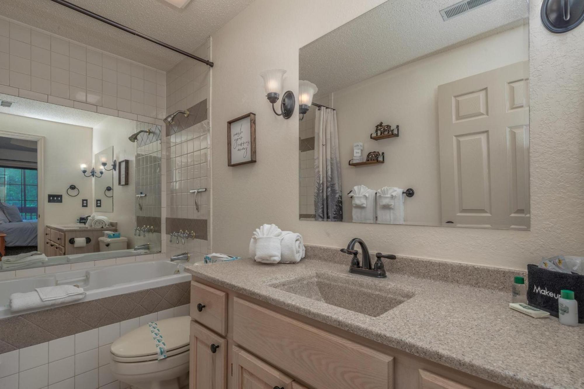Holiday home 2br Village At Indian Point 705 Near Sdc-free Tickets Daily Up To $500 Value Branson