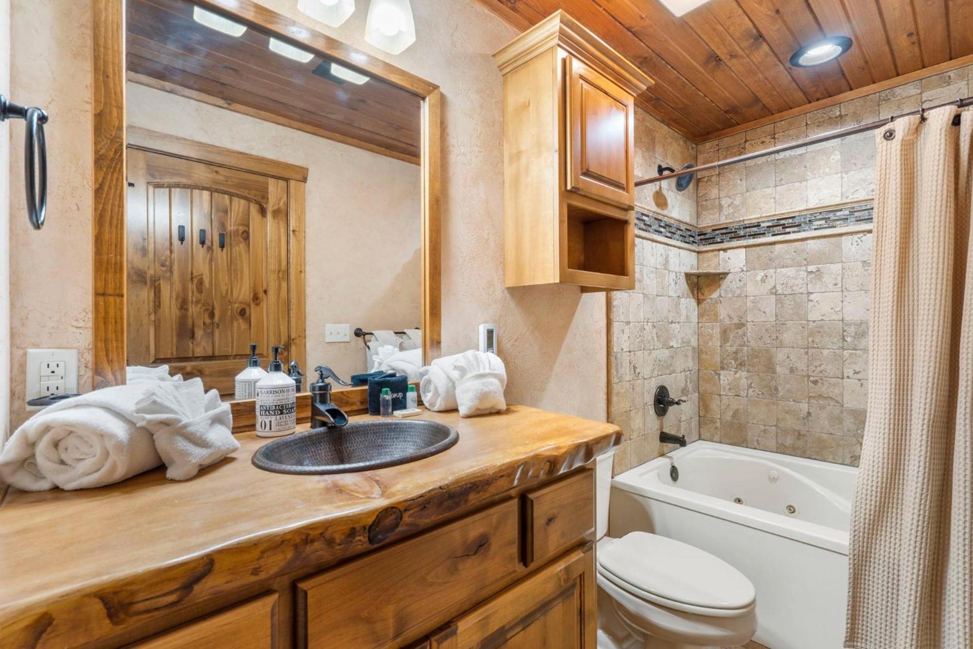 2br Village At Indian Point 1512 Near Sdc - Free Tickets Daily Up To $500 * Branson