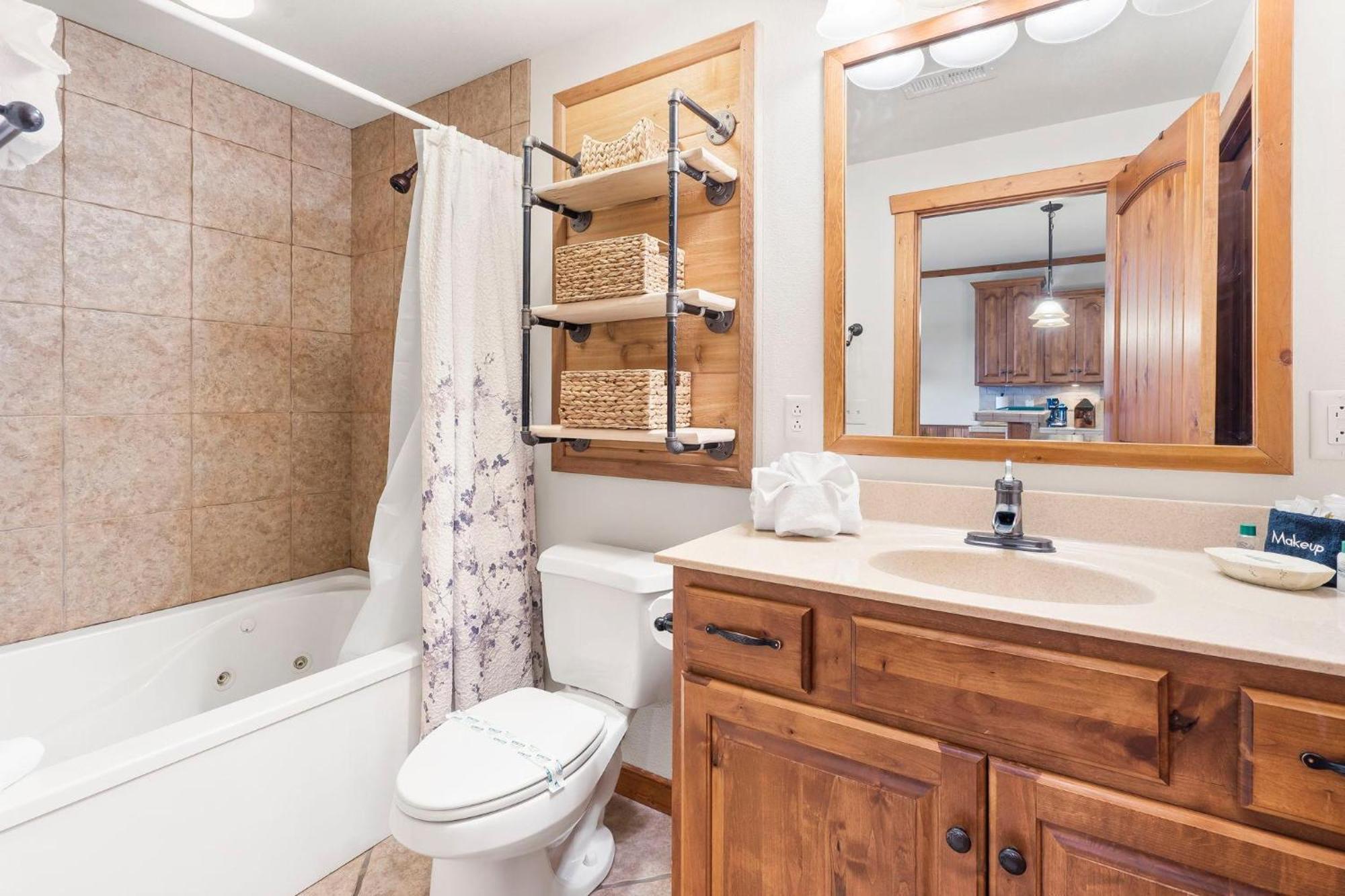 2br Village At Indian Point 1607 Near Sdc - Free Tickets Daily Up To $500 Branson