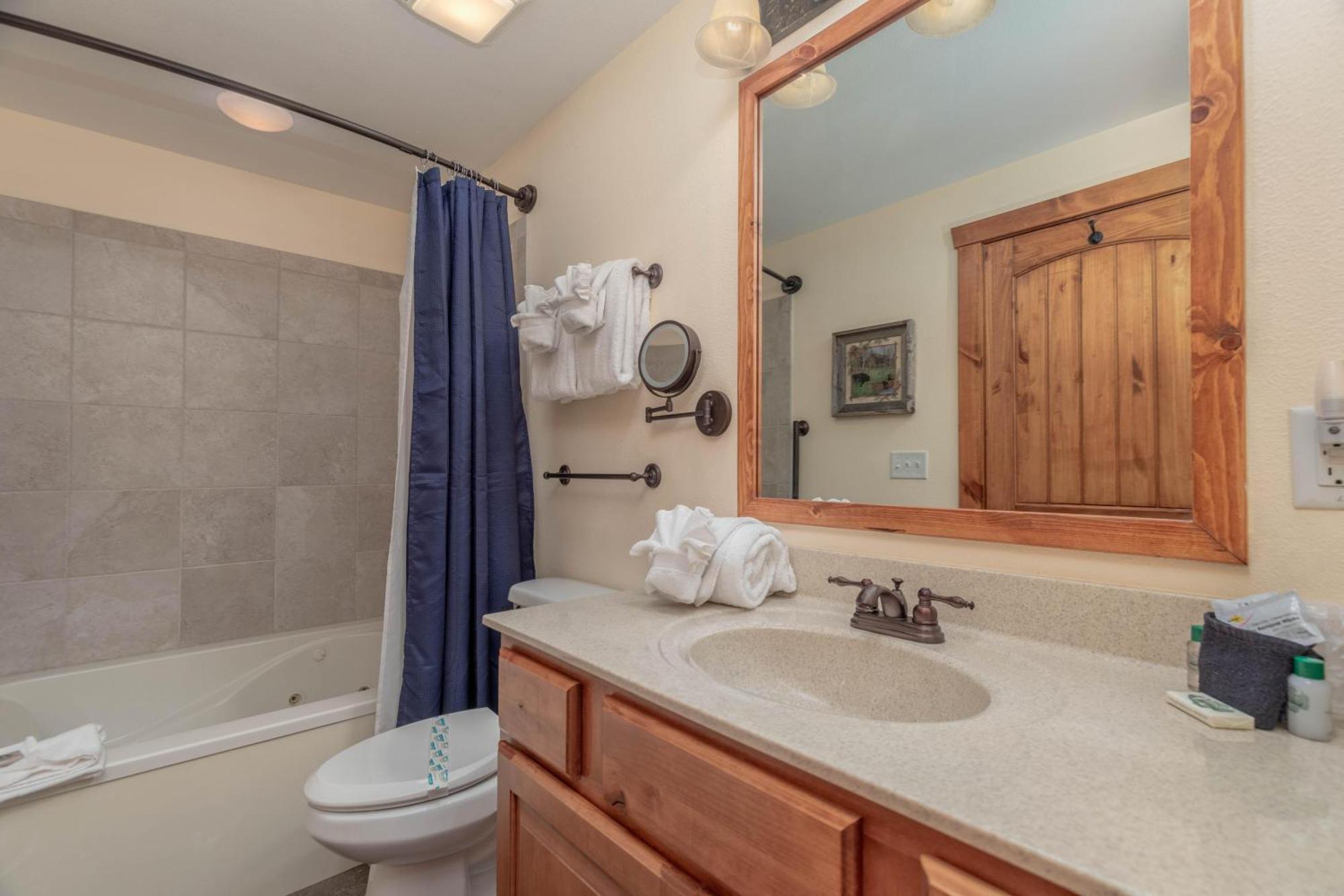 2br Village At Indian Point 1707 Near Sdc - Free Tickets Daily Up To $500 Branson