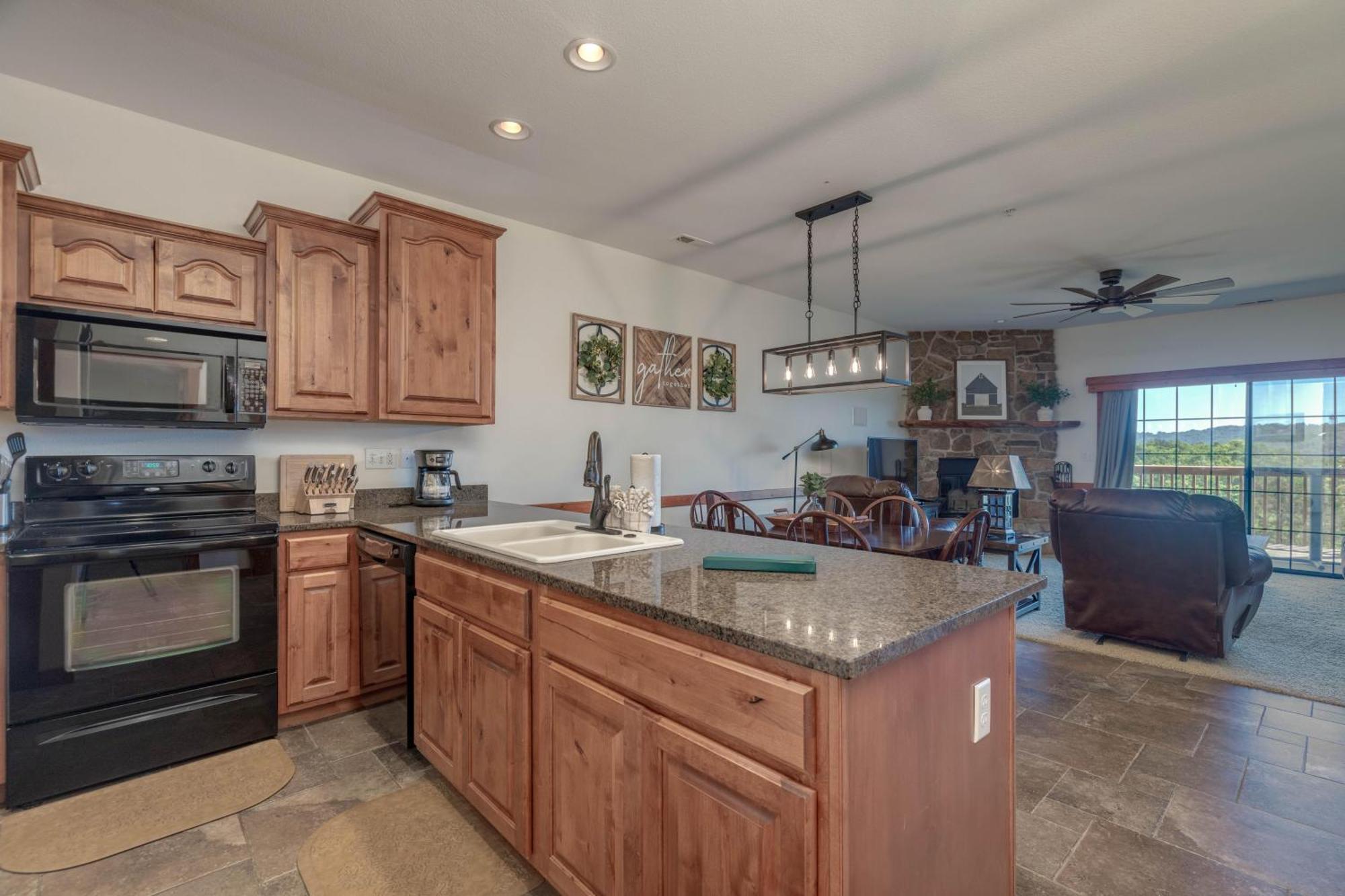 2br Village At Indian Point 1707 Near Sdc - Free Tickets Daily Up To $500 Branson
