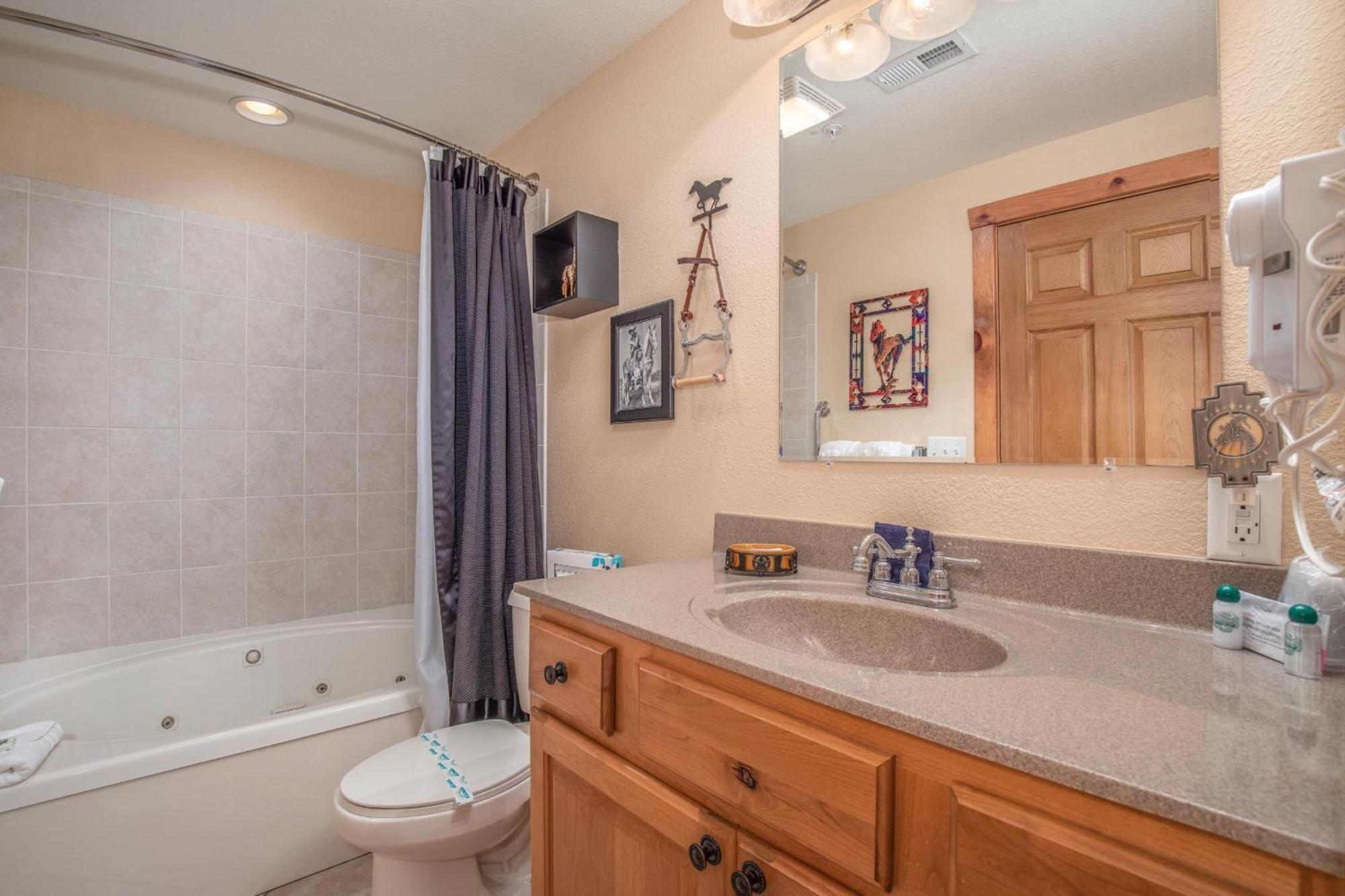 2br Village At Indian Point 1807 Near Sdc - Free Tickets Daily Up To $500 Branson