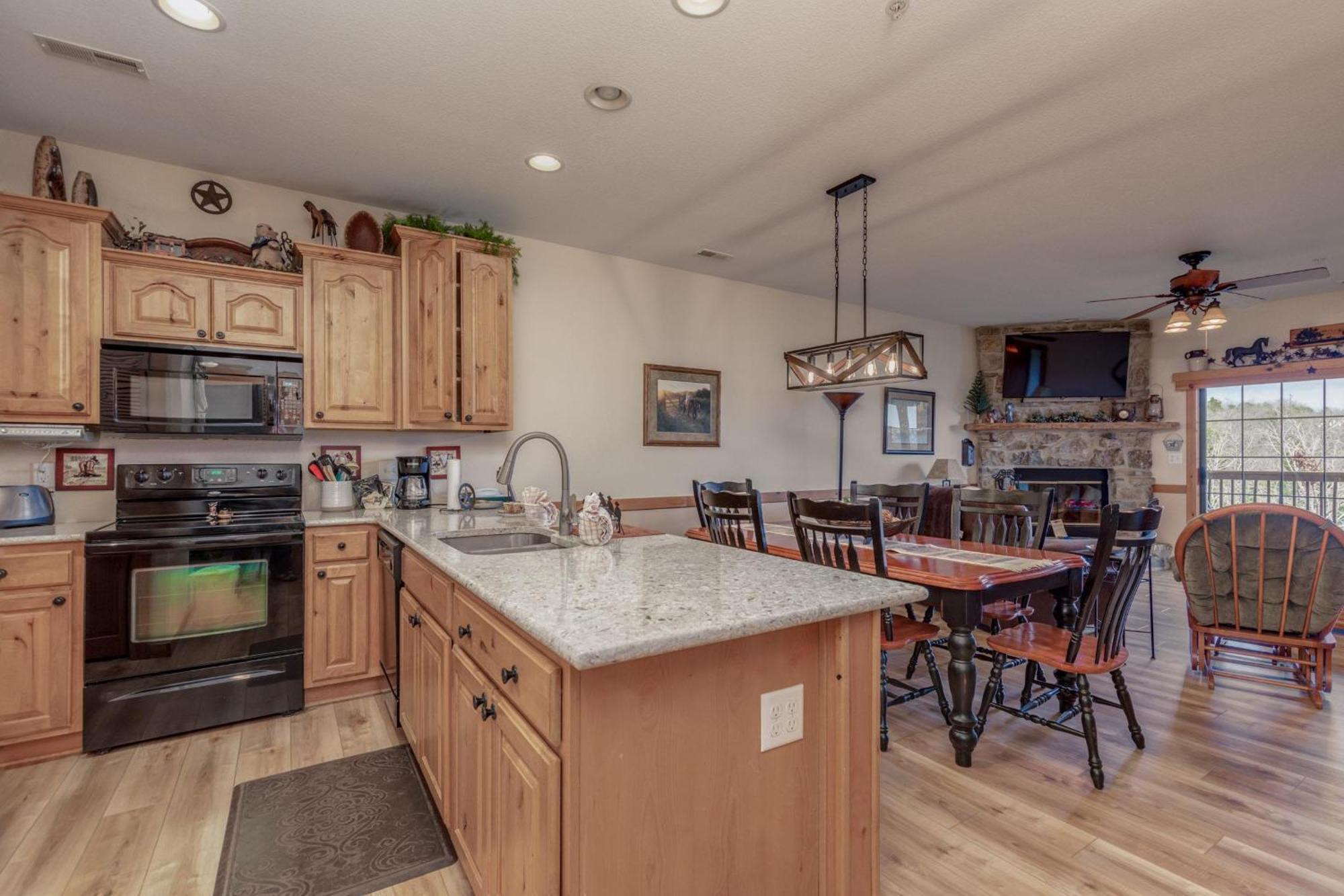 2br Village At Indian Point 1807 Near Sdc - Free Tickets Daily Up To $500 * Branson