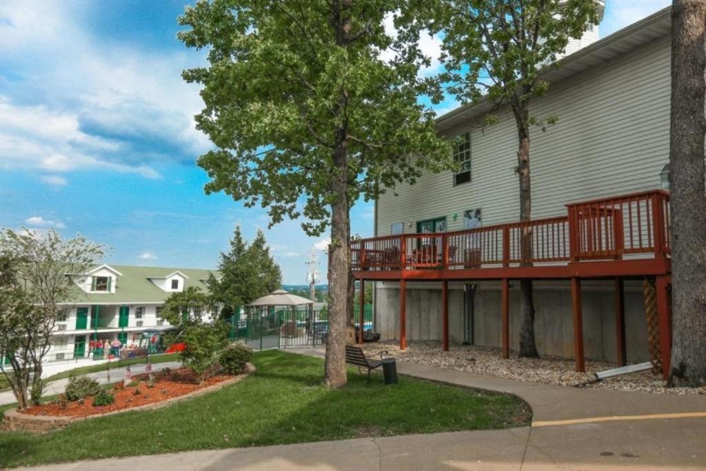 Apartment King And Branson