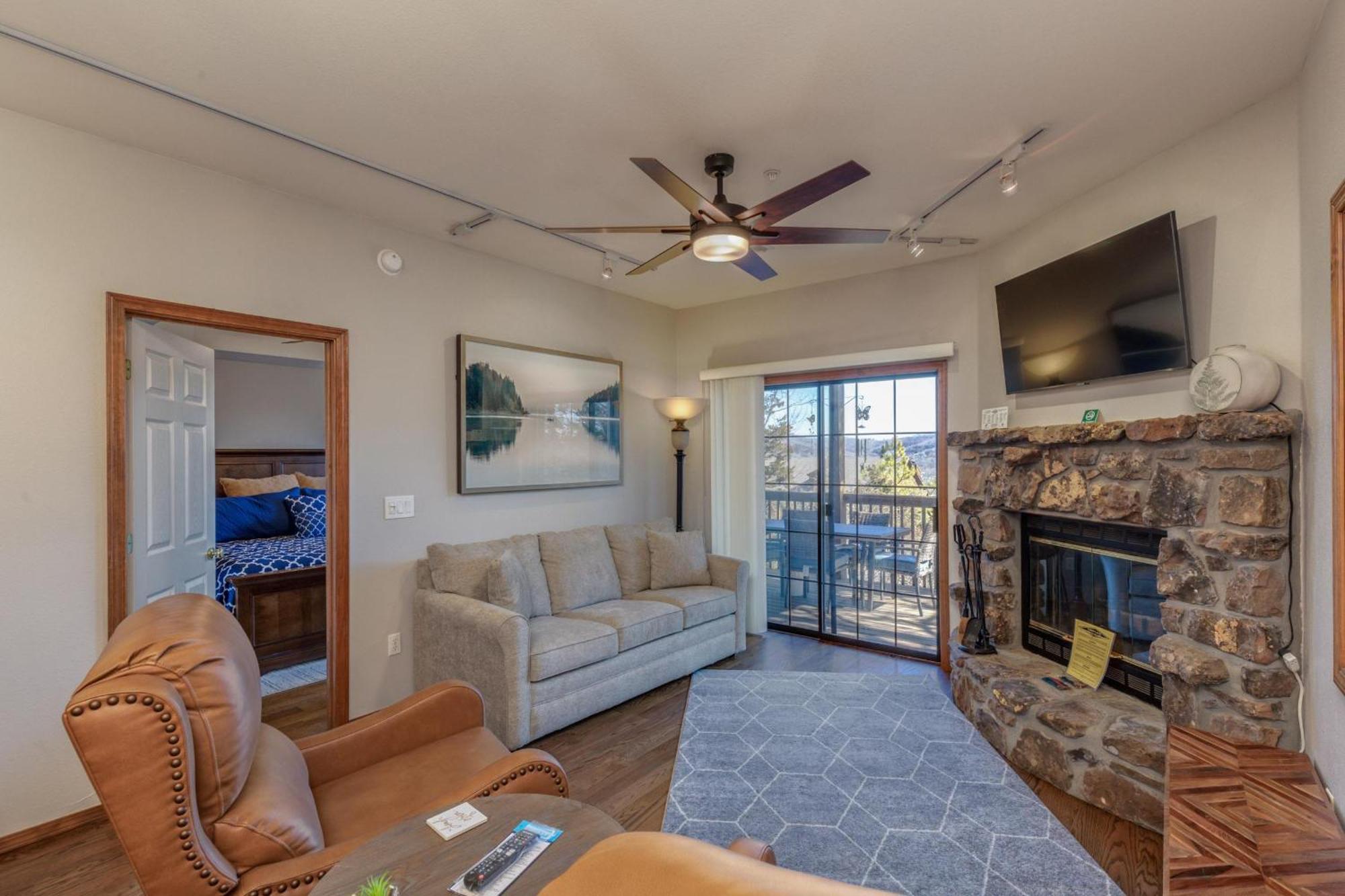 2br Village At Indian Point 1104 Near Sdc - Free Tickets Daily Up To $500 Branson