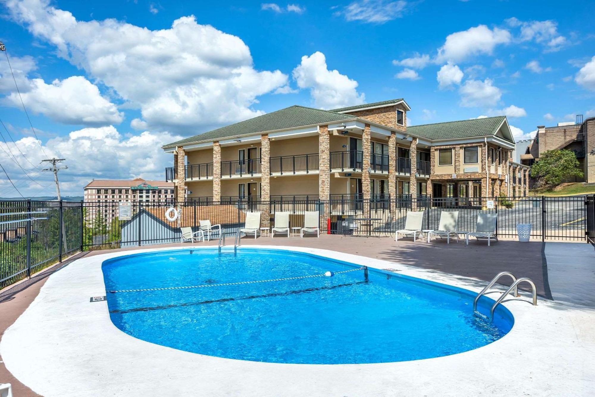 Suburban On The Strip Branson