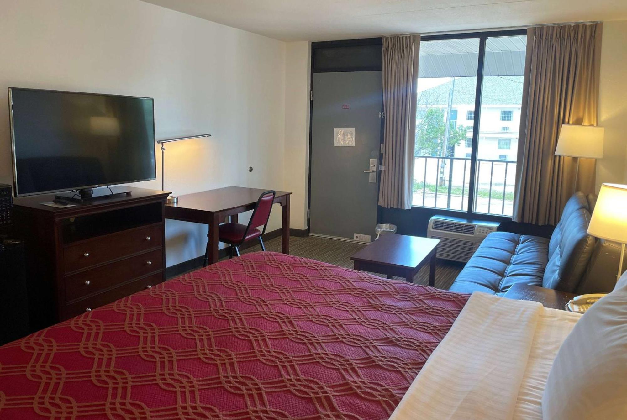 Ramada By Wyndham Theatre District