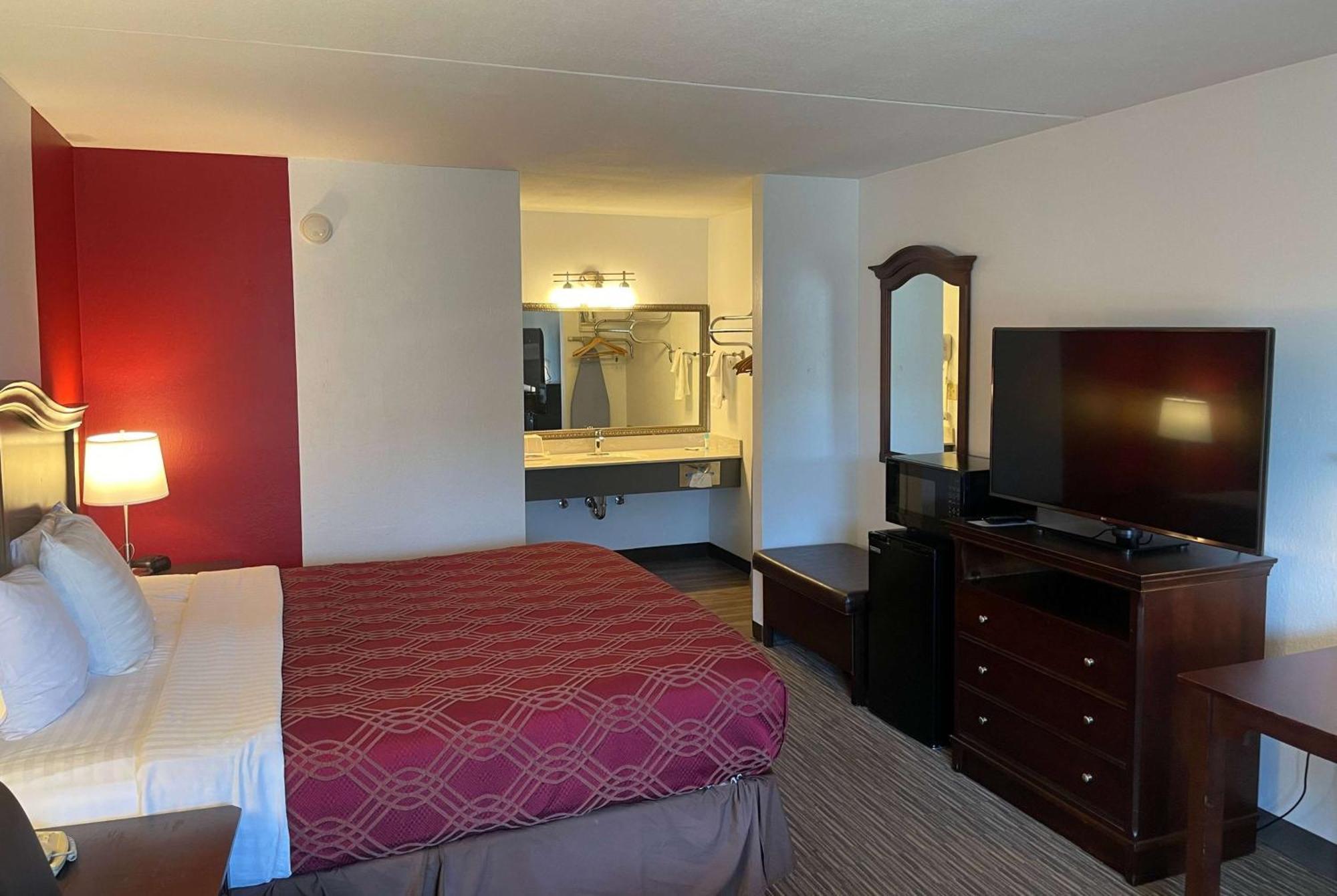 Ramada By Wyndham Theatre District Branson