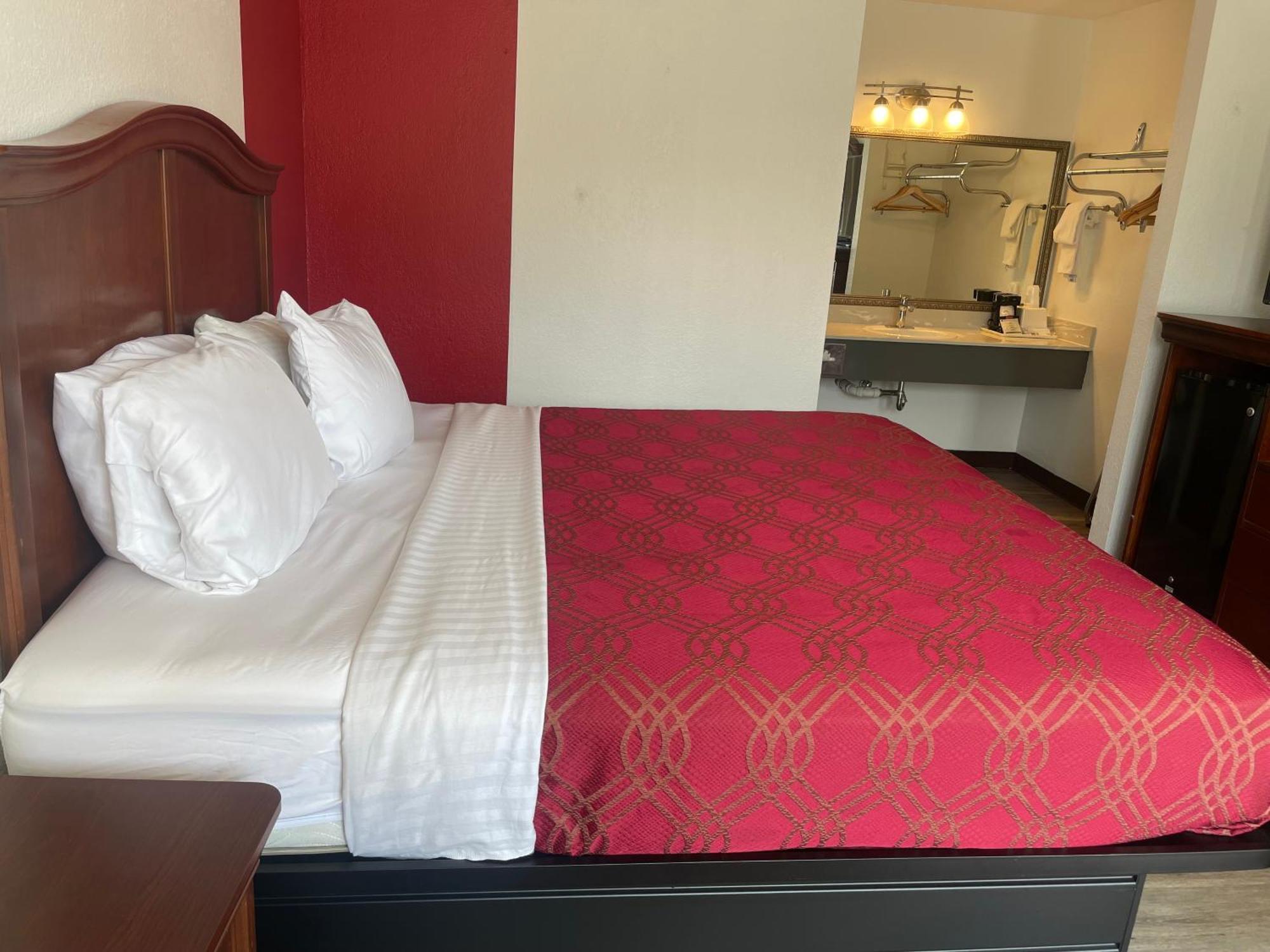 Ramada By Wyndham Theatre District Branson