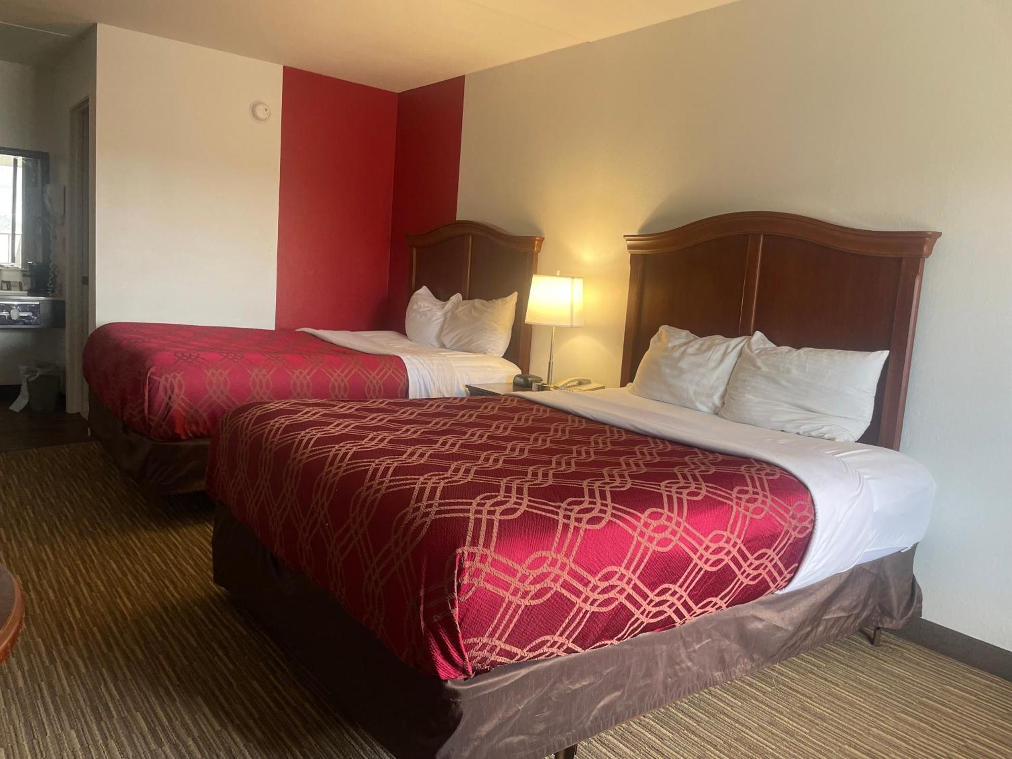 Ramada By Wyndham Theatre District Hotel