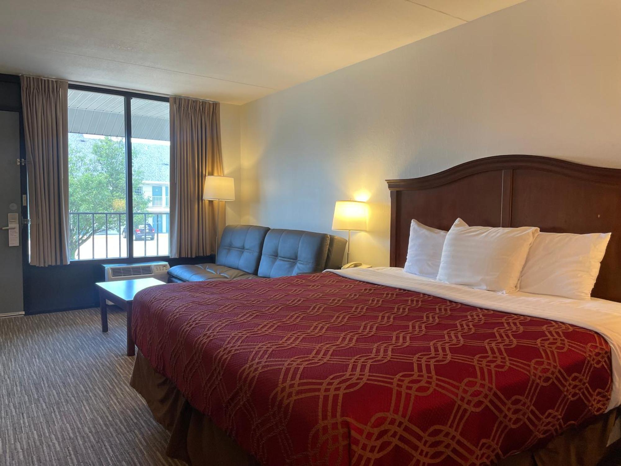 Ramada By Wyndham Theatre District Hotel