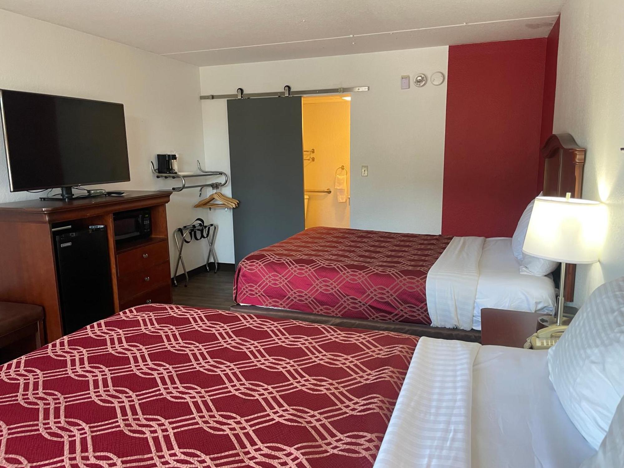 Hotel Ramada By Wyndham Theatre District Branson