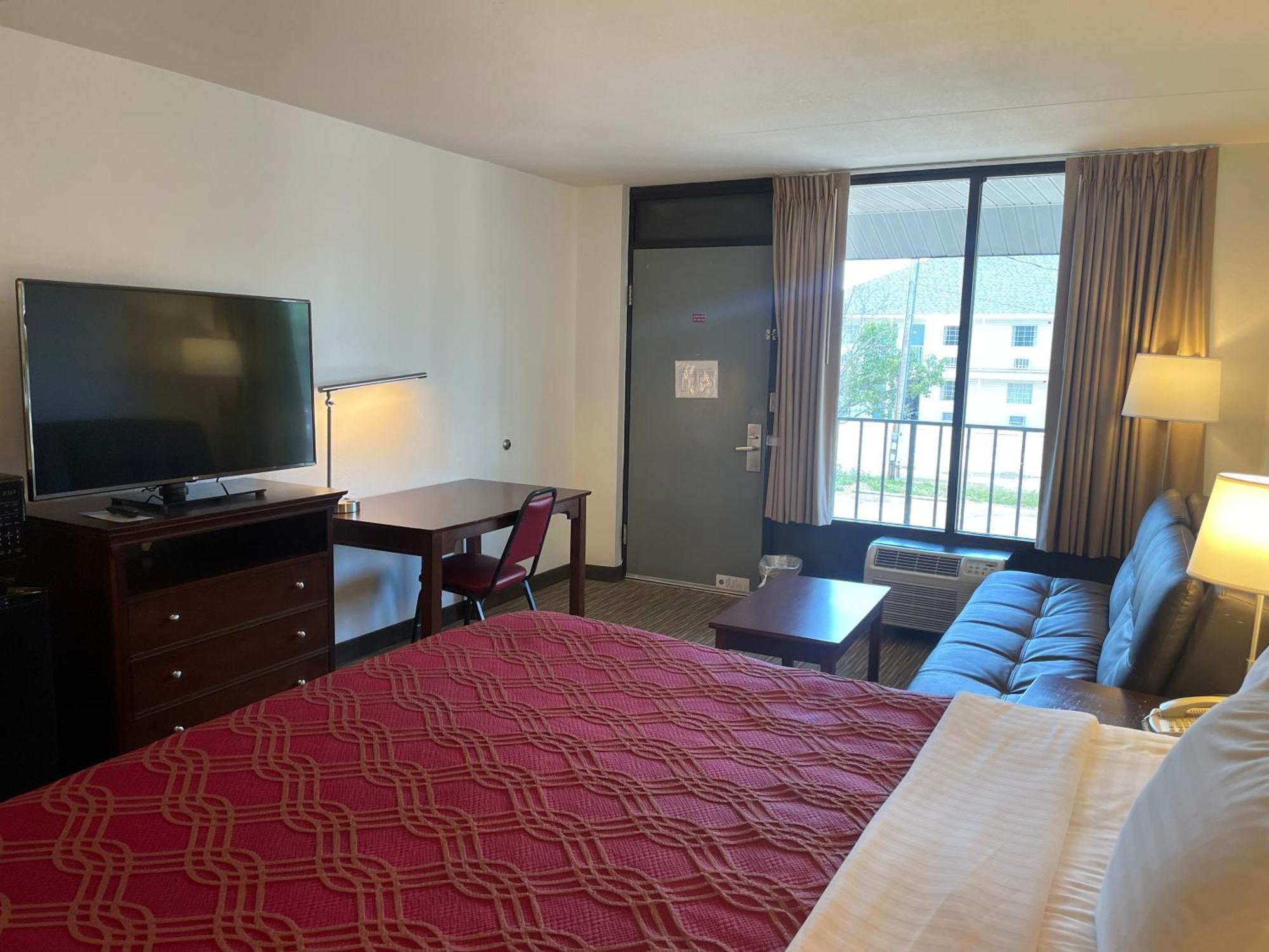 Ramada By Wyndham Theatre District Hotel Branson