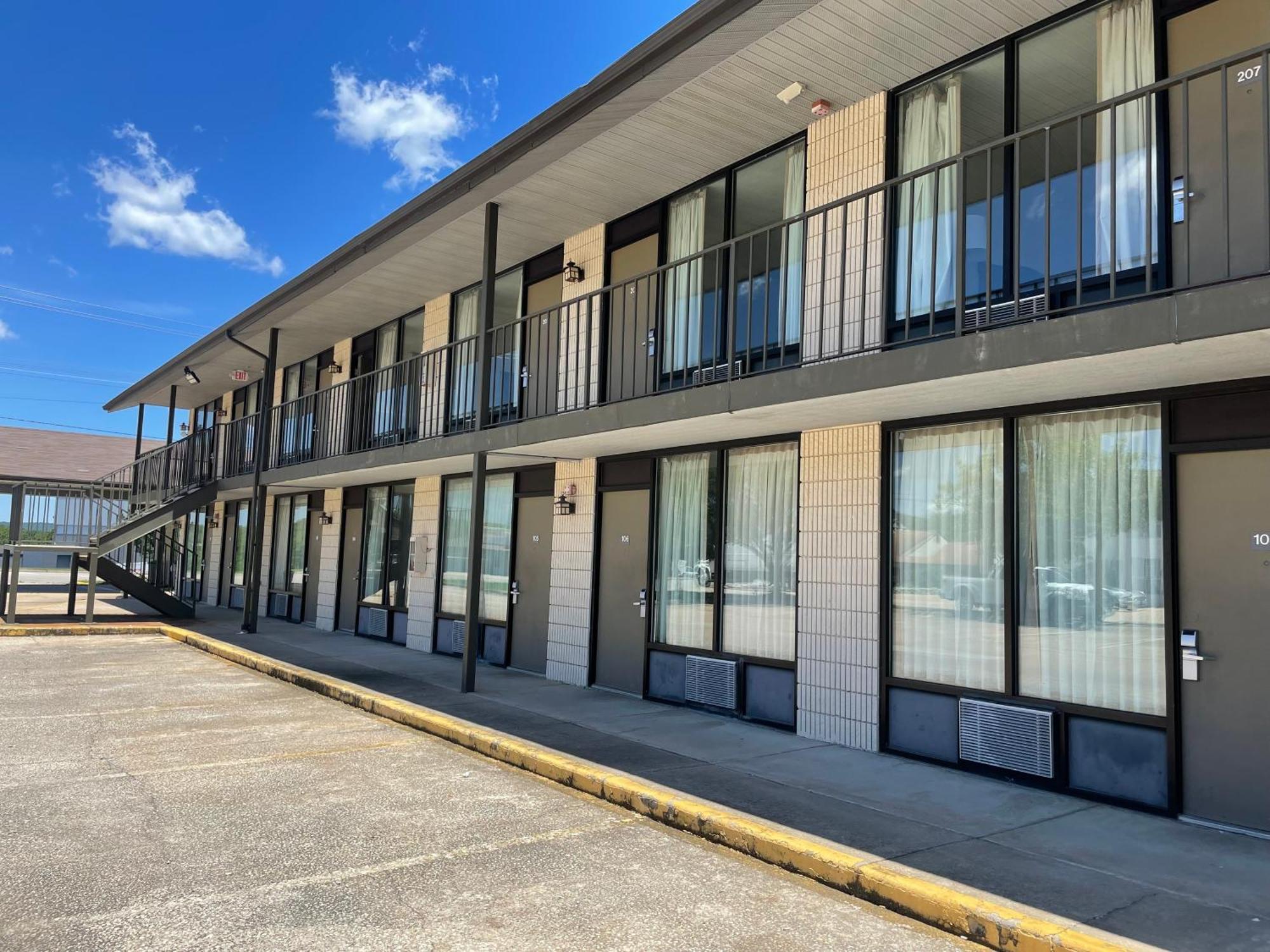 Hotel Ramada By Wyndham Theatre District Branson