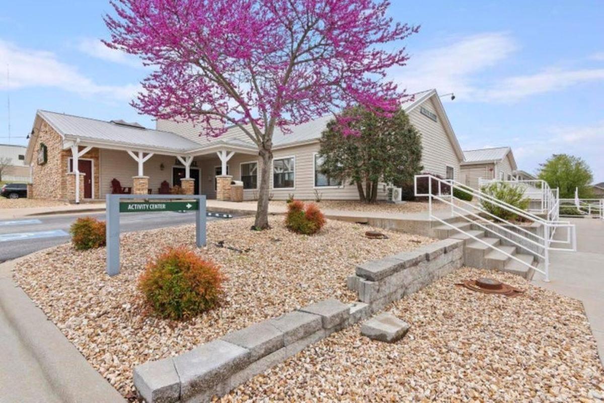 Apartment Luxurious At Hills - Beautifully Updated And Affordable - Family Amenities - No Steps Branson