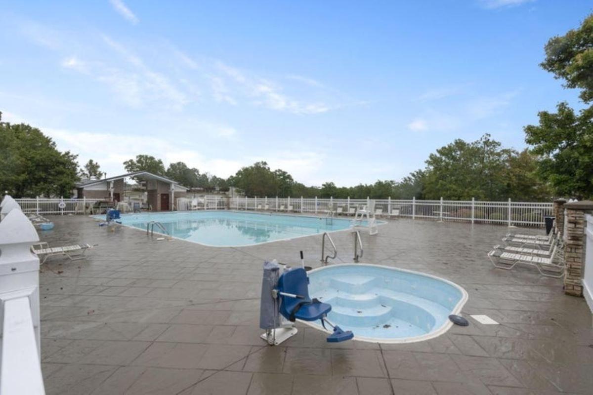 Apartment Luxurious At Hills - Beautifully Updated And Affordable - Family Amenities - No Steps Branson