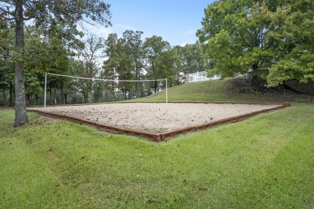 Apartment Luxurious At Hills - Beautifully Updated And Affordable - Family Amenities - No Steps
