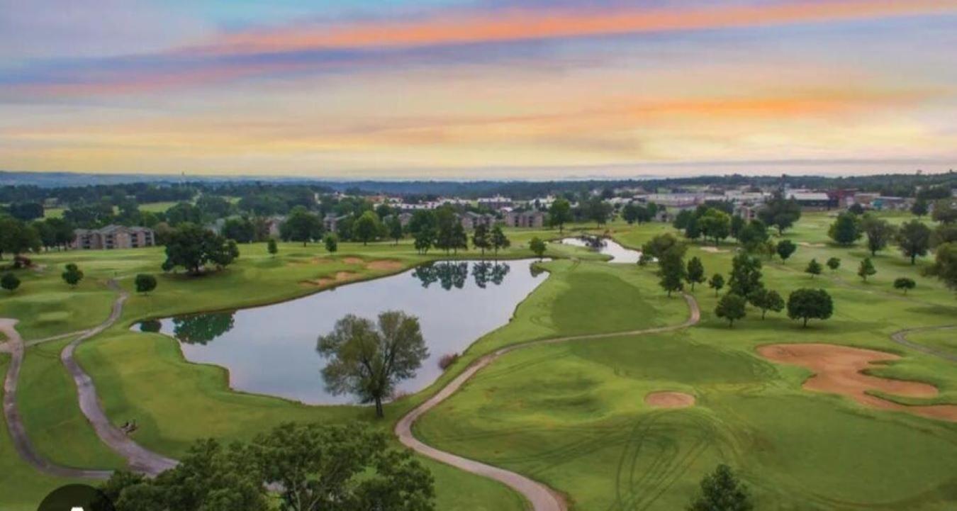 Apartment Luxurious At Hills - Beautifully Updated And Affordable - Family Amenities - No Steps *