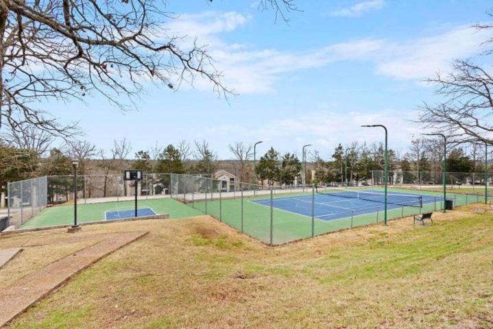 Luxurious At Hills - Beautifully Updated And Affordable - Family Amenities - No Steps Branson