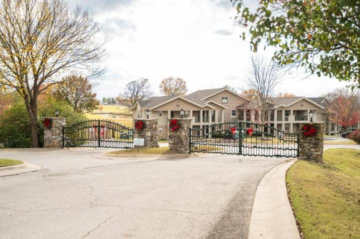 Luxurious At Hills - Beautifully Updated And Affordable - Family Amenities - No Steps Branson