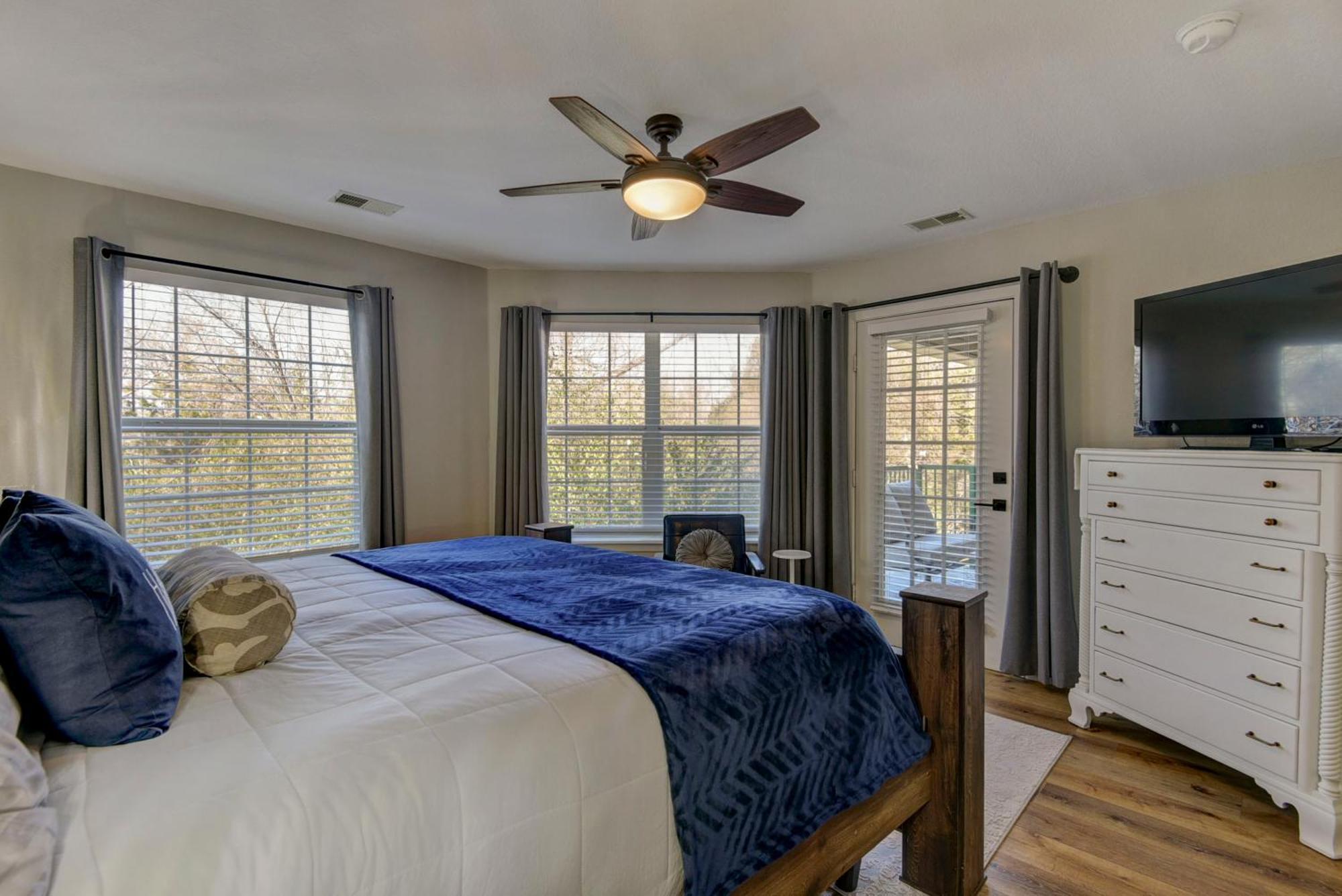 Luxurious At Hills - Beautifully Updated And Affordable - Family Amenities - No Steps Apartment Branson