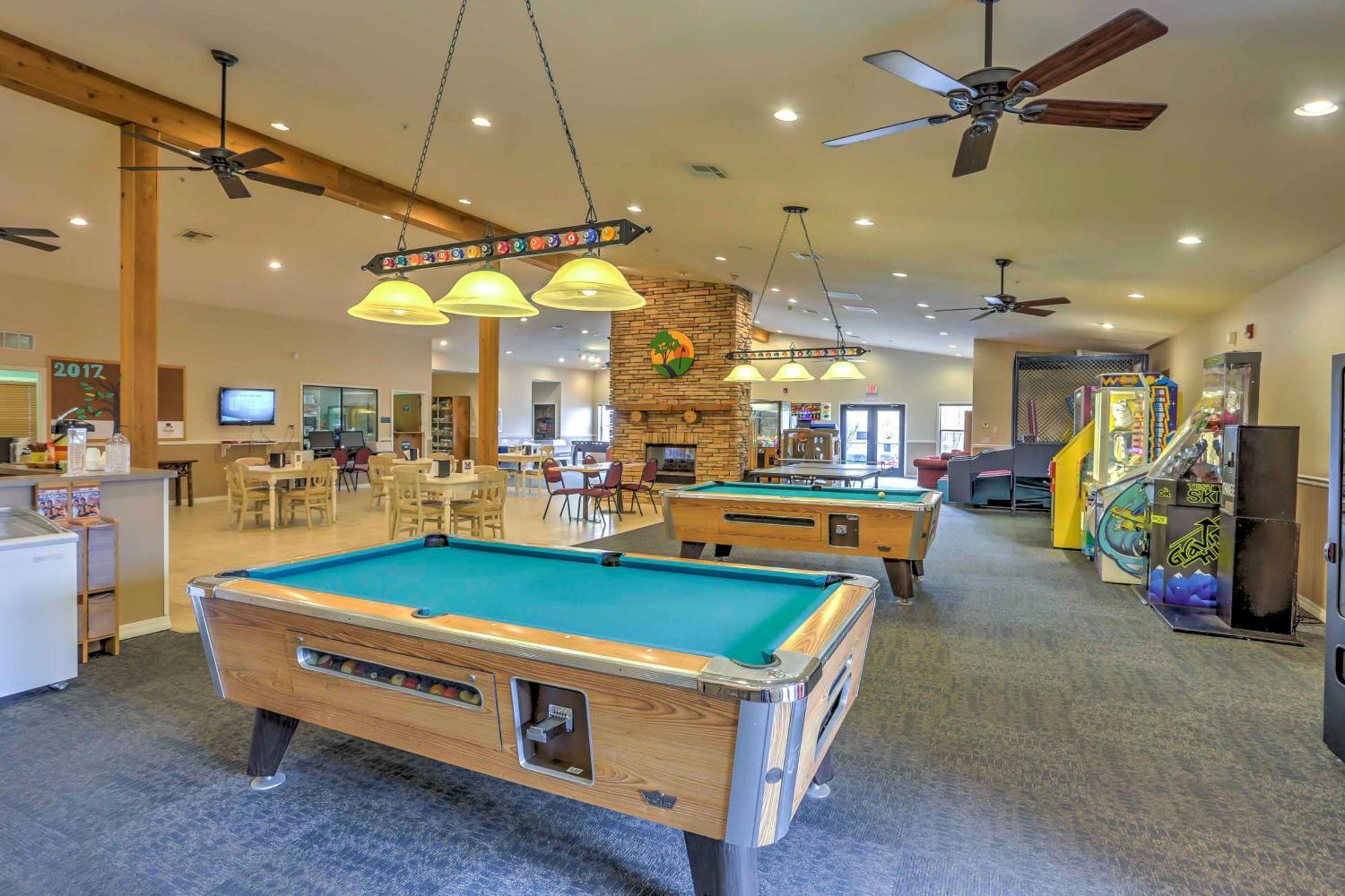 Ground-floor With Community Perks * Branson