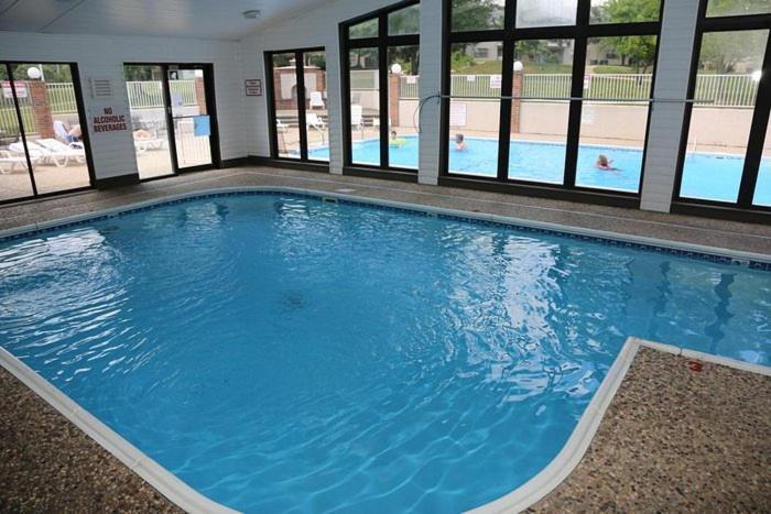 Spacious Retreat, Heart Of The City, Indoor Pool, Free Attraction Tickets! Apartment
