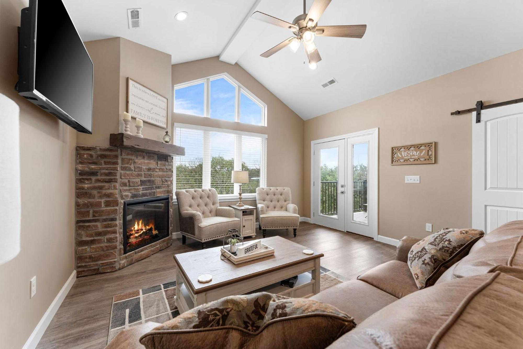 Apartment Spacious Retreat, Heart Of The City, Indoor Pool, Free Attraction Tickets!