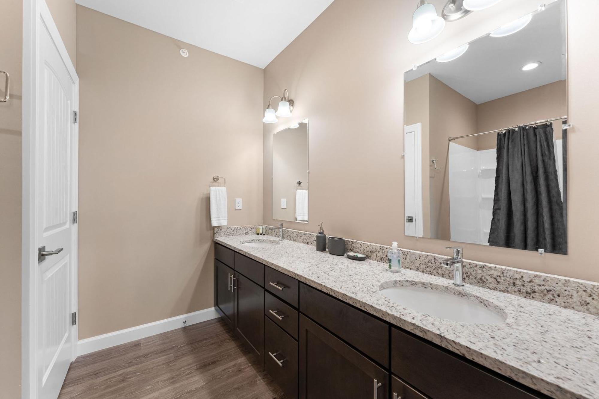 Spacious Retreat, Heart Of The City, Indoor Pool, Free Attraction Tickets! Branson
