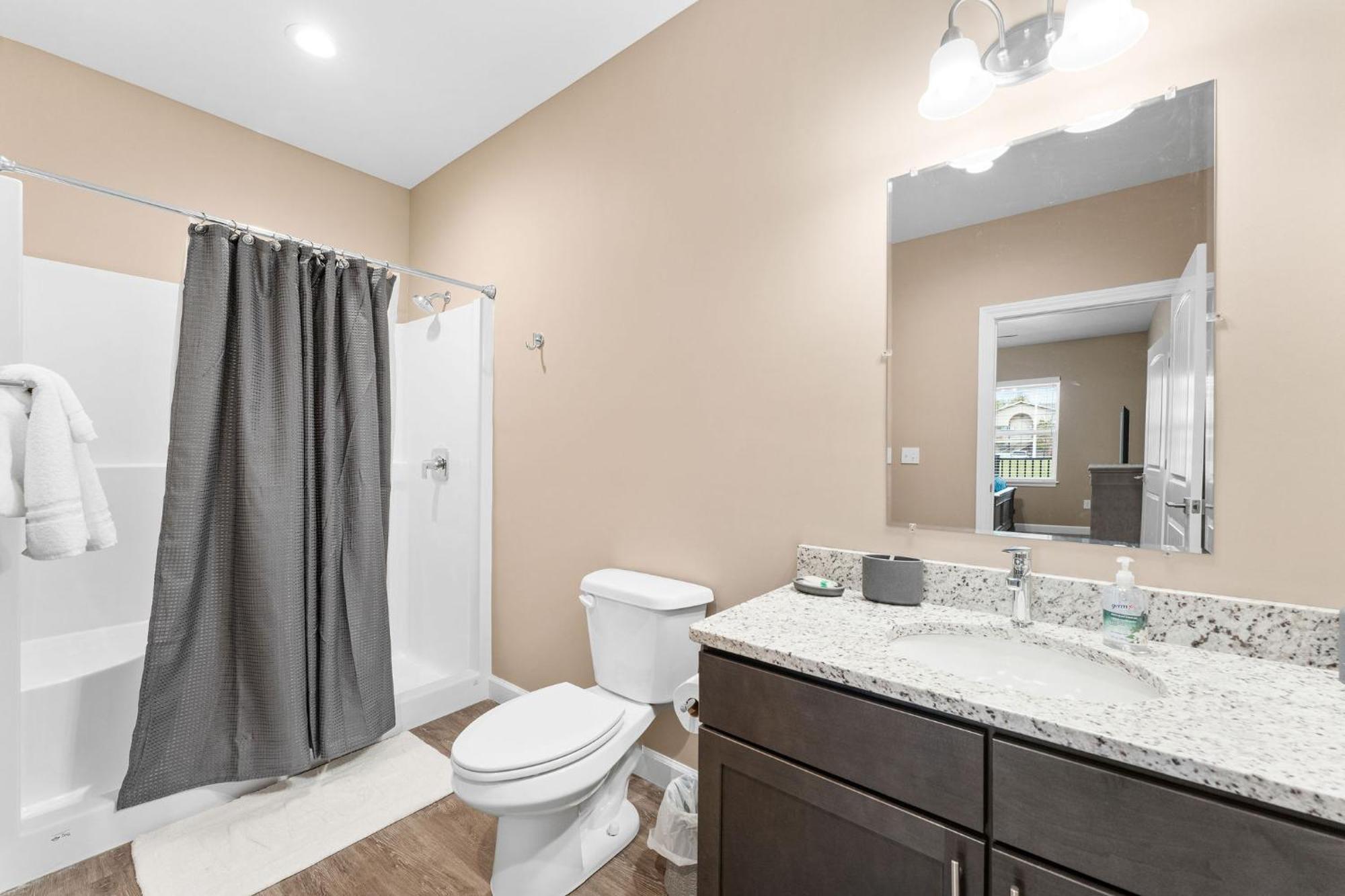 Apartment Spacious Retreat, Heart Of The City, Indoor Pool, Free Attraction Tickets!