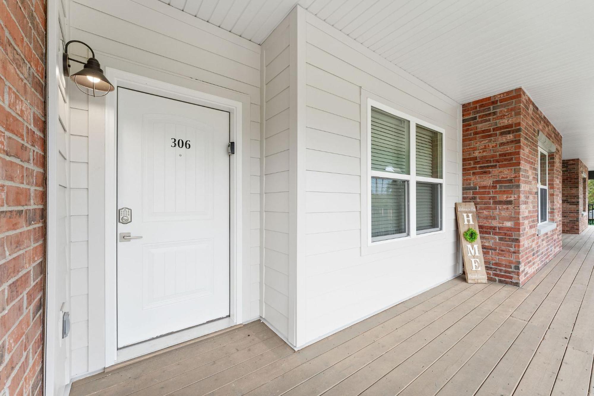 Spacious Retreat, Heart Of The City, Indoor Pool, Free Attraction Tickets! Apartment Branson